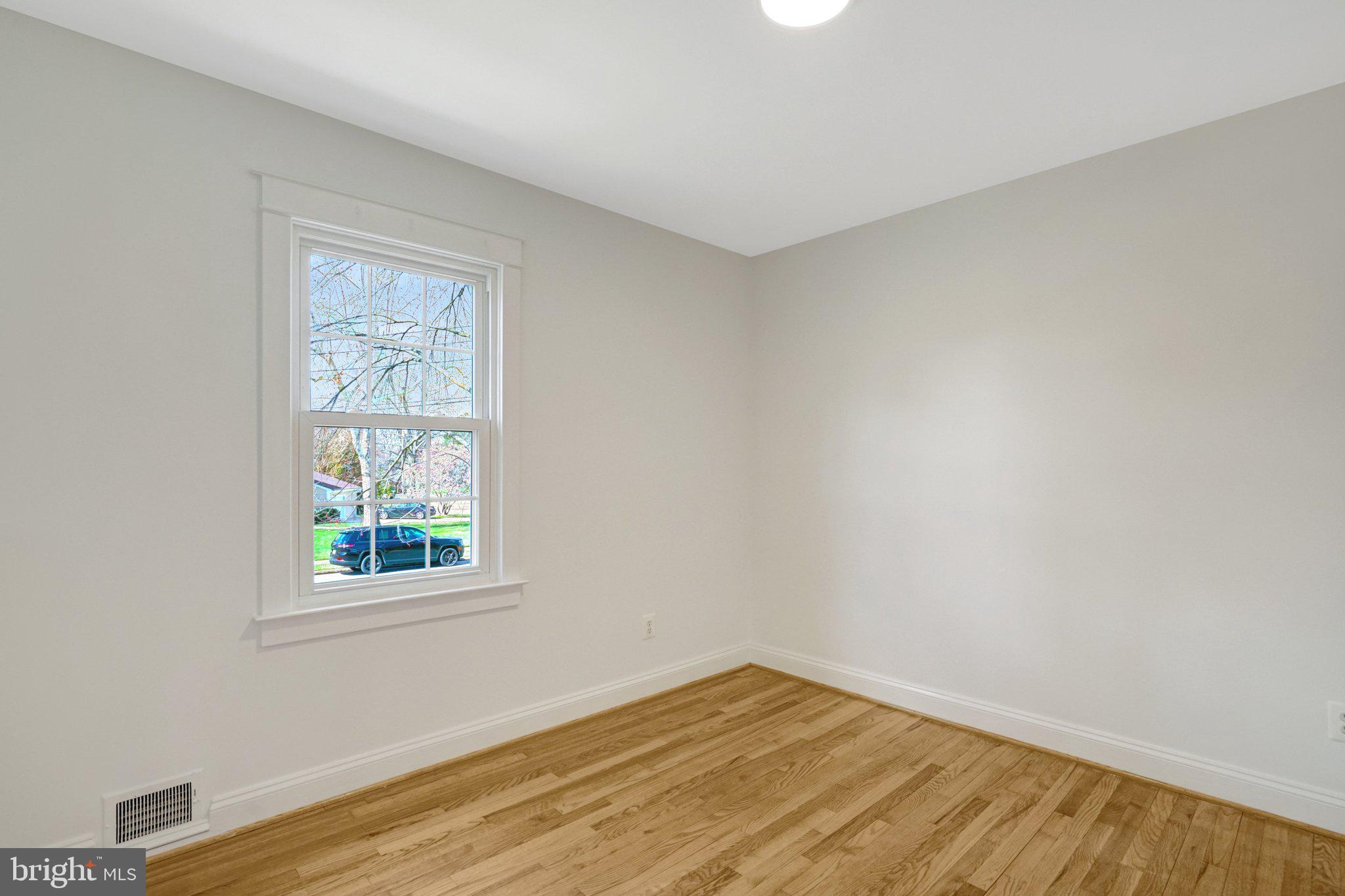 WAYNEWOOD - Residential