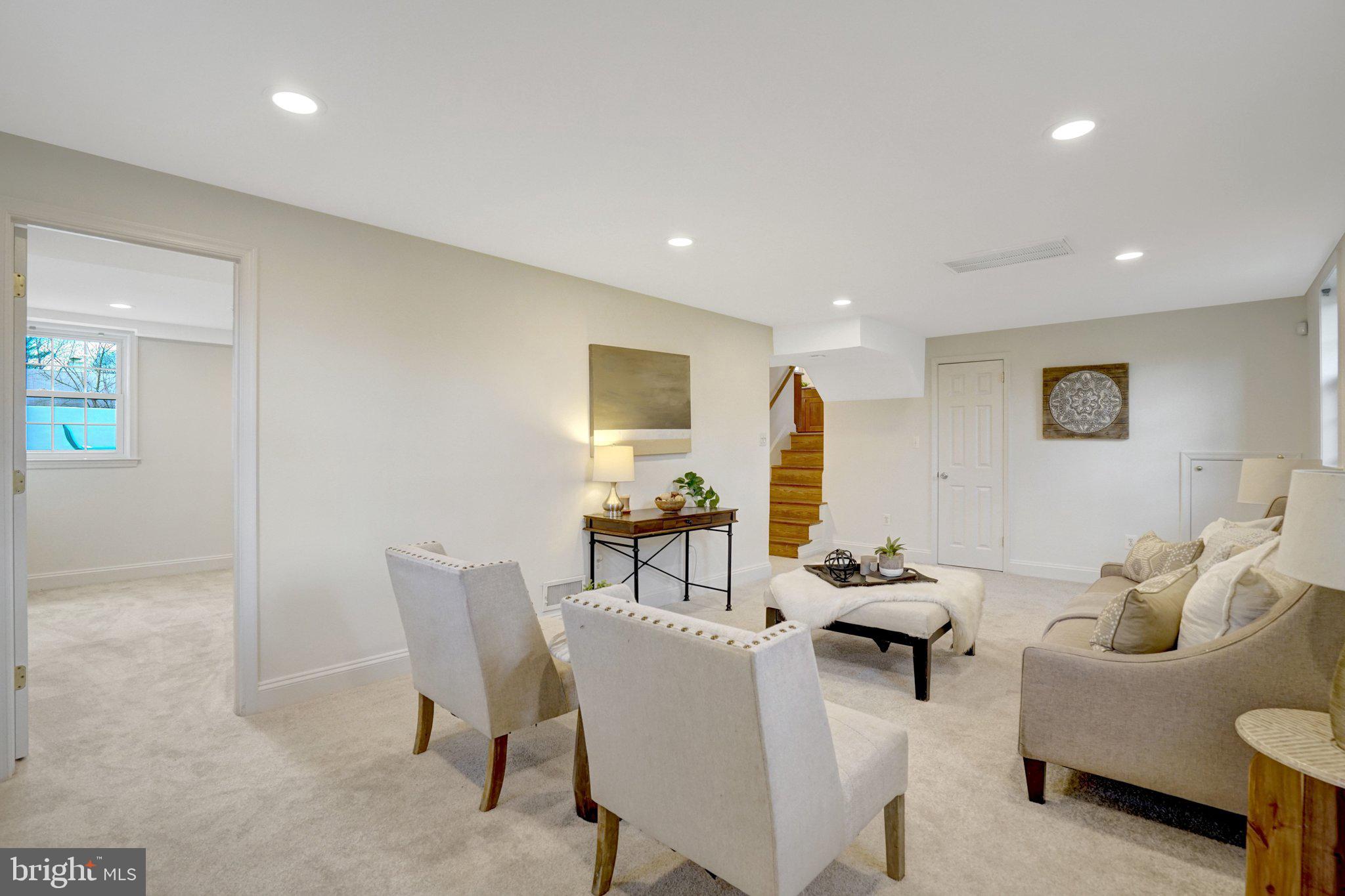 WAYNEWOOD - Residential