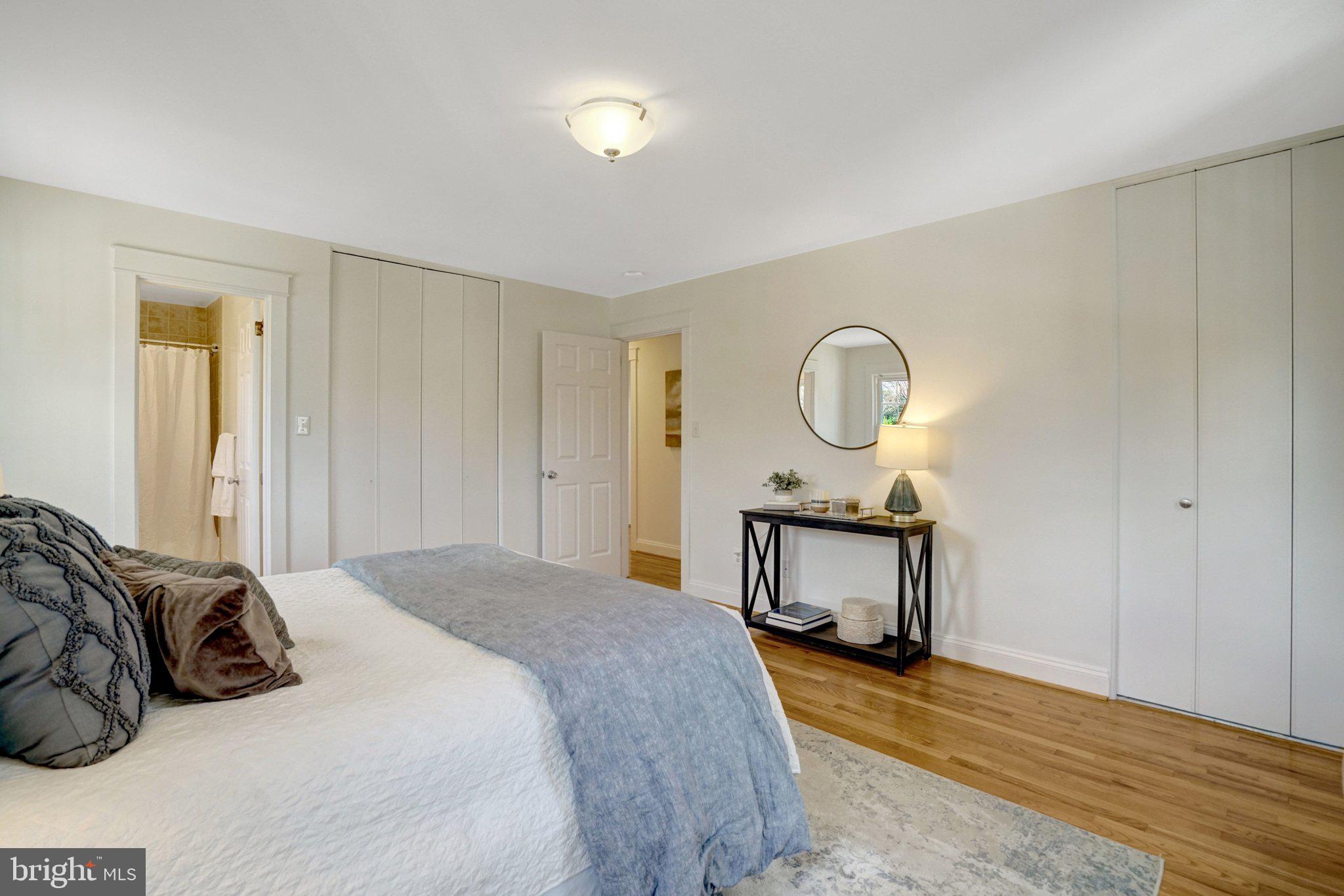 WAYNEWOOD - Residential