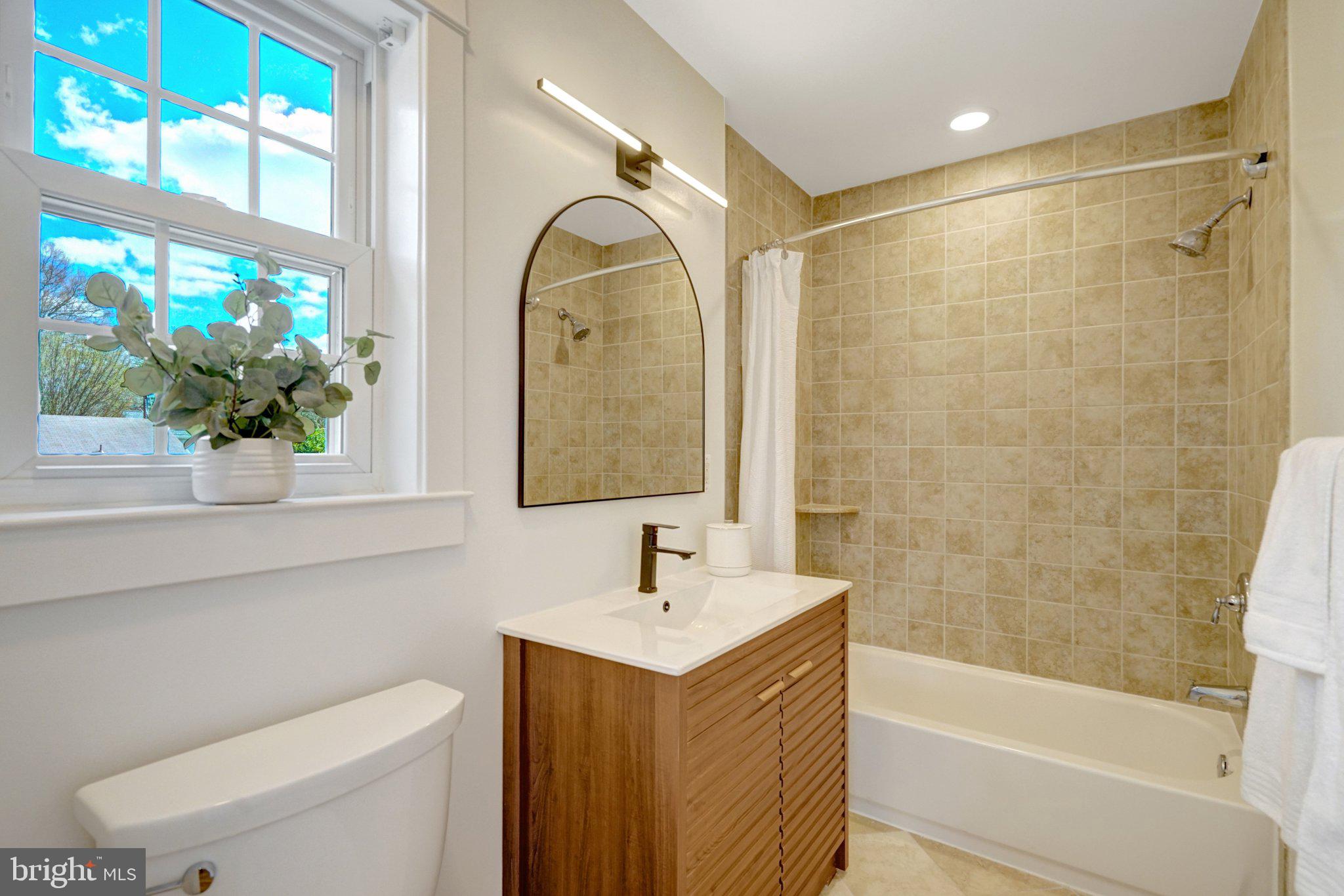 WAYNEWOOD - Residential