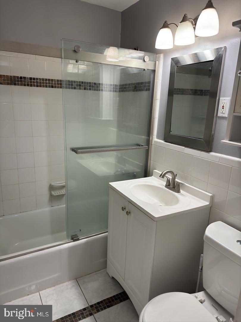 1021 ARLINGTON BOULEVARD 810