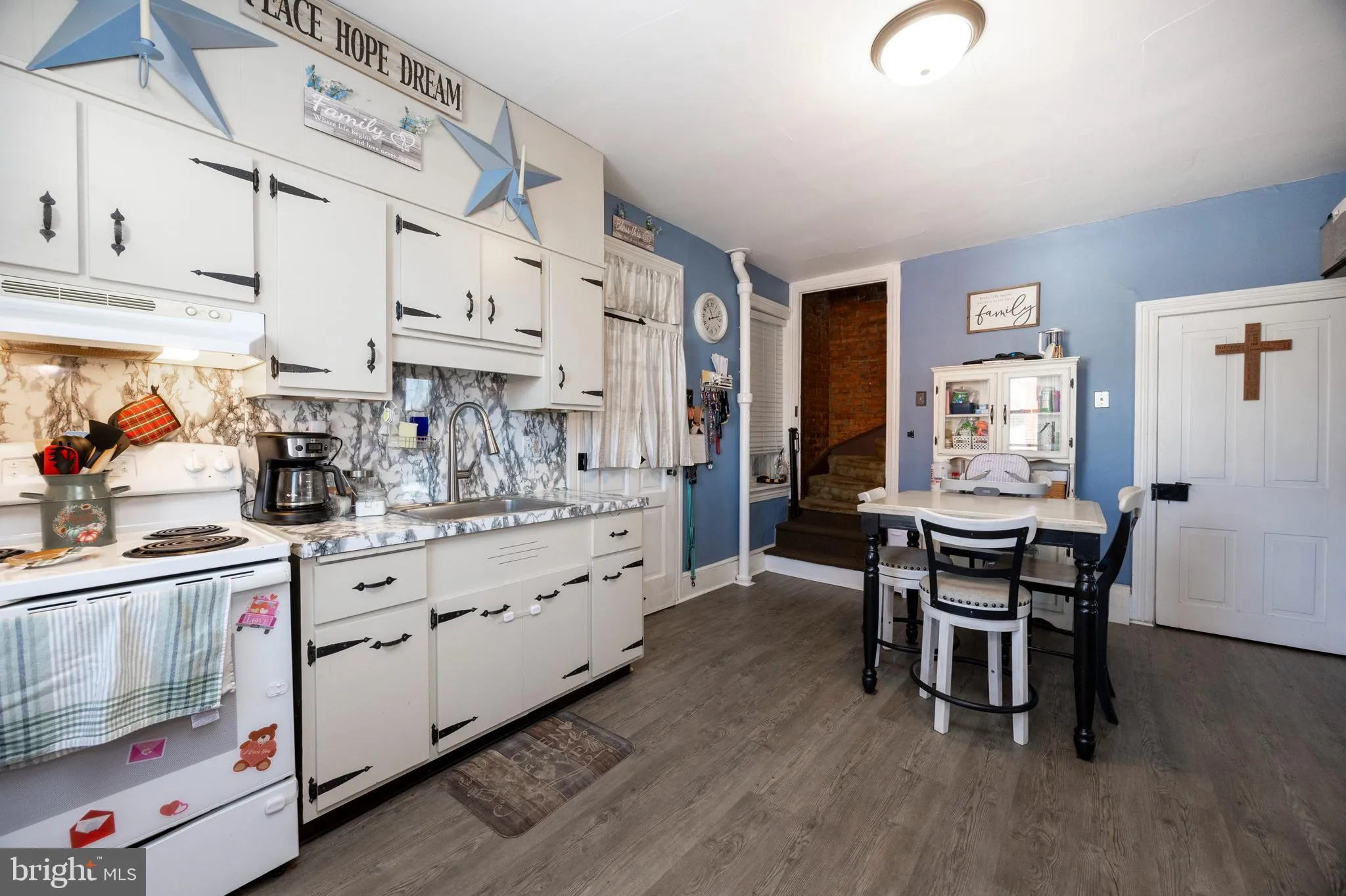 Hamburg, Pennsylvania 19526, United States, 2 Bedrooms Bedrooms, ,1 BathroomBathrooms,Residential,Pending,10507