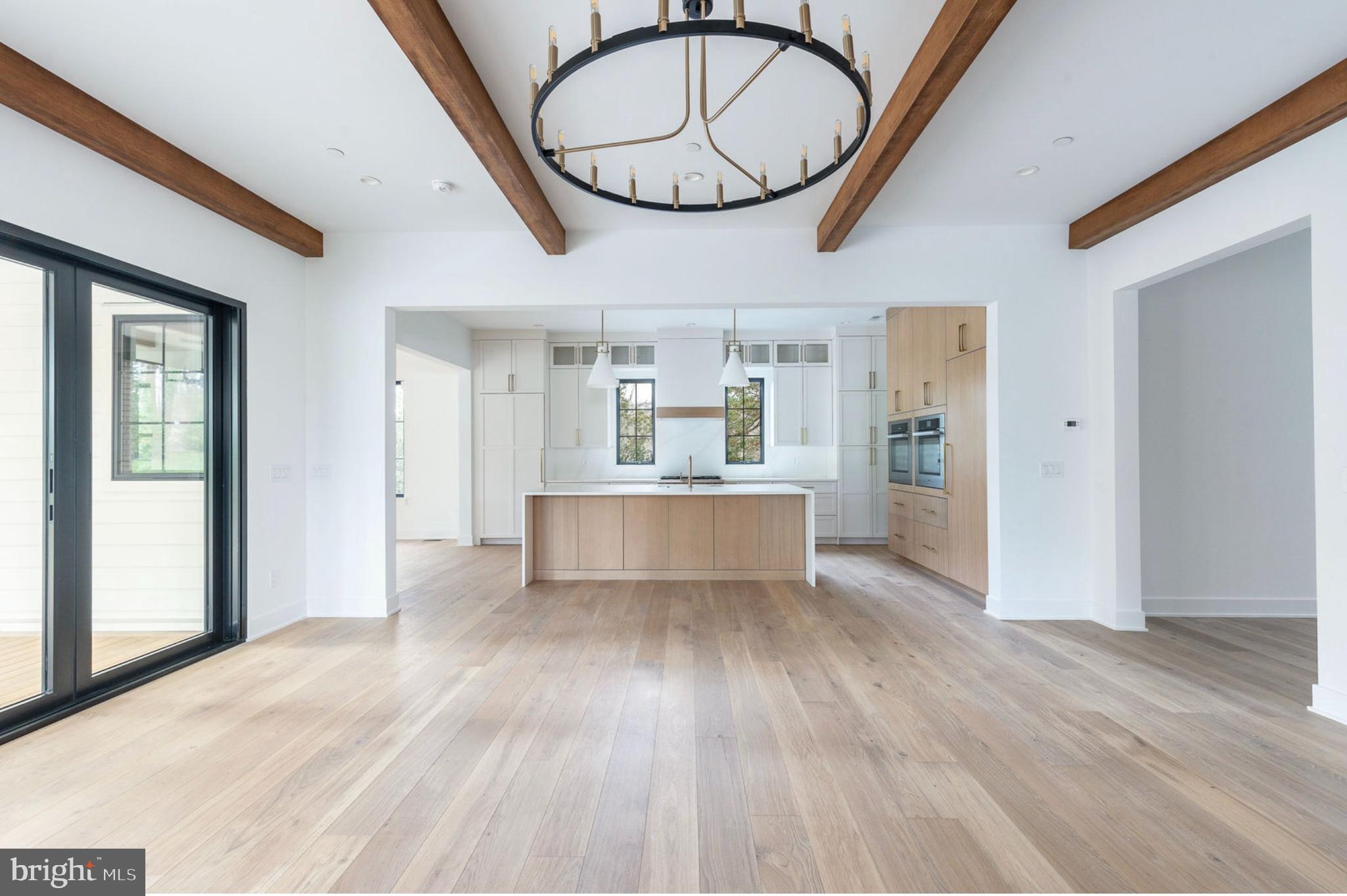 SPRING KNOLL - Residential