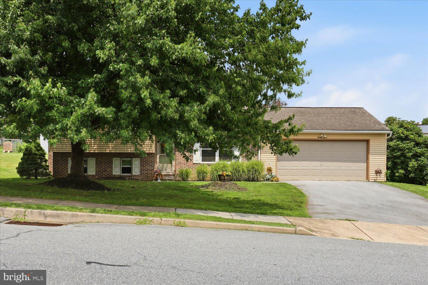 33 HOOVER ROAD