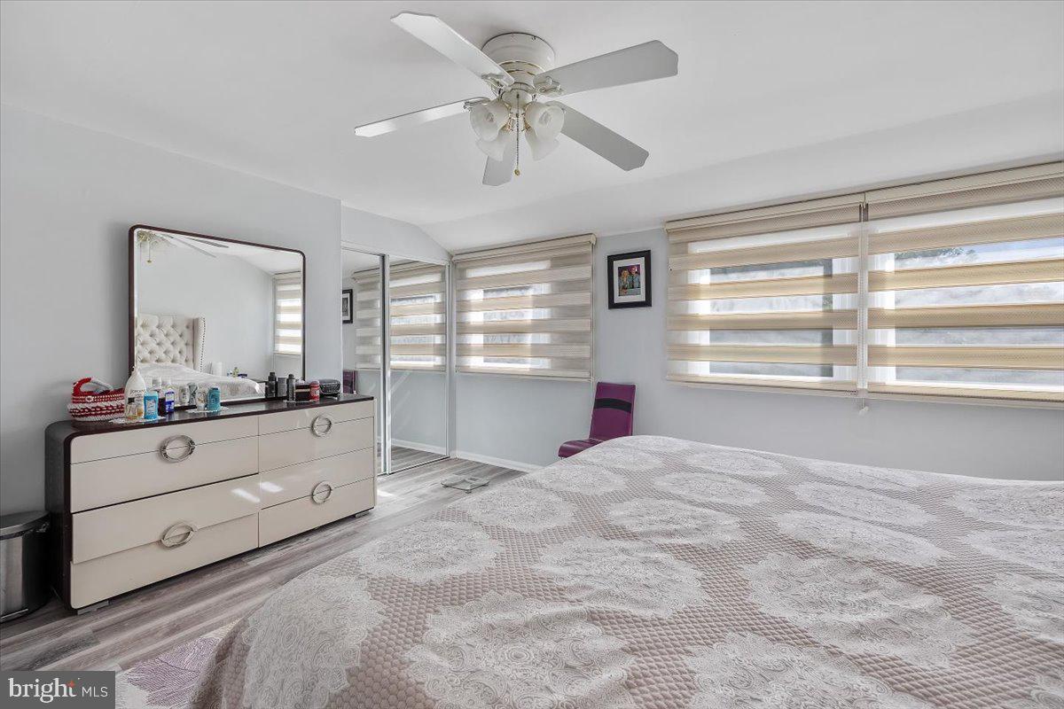 WILLIAMSBURG - Residential