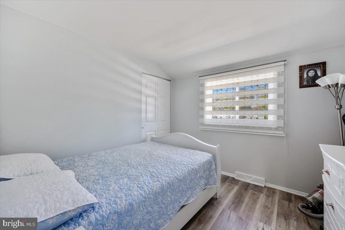 WILLIAMSBURG - Residential