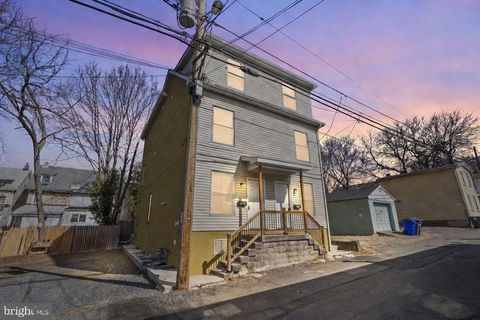 Townhouse For Sale - 367 Union Alley<br/> POTTSTOWN, PA 19464