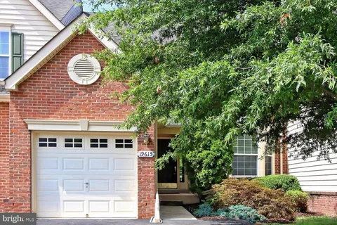 19615 Edgemont Square, Ashburn, VA MLS: VALO2097274