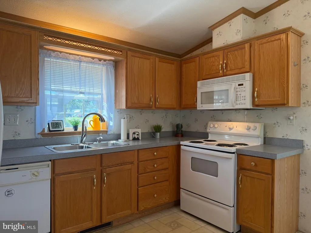 Additional image 7 of 21 Bluebird Ln, Whiting, NJ 08759
