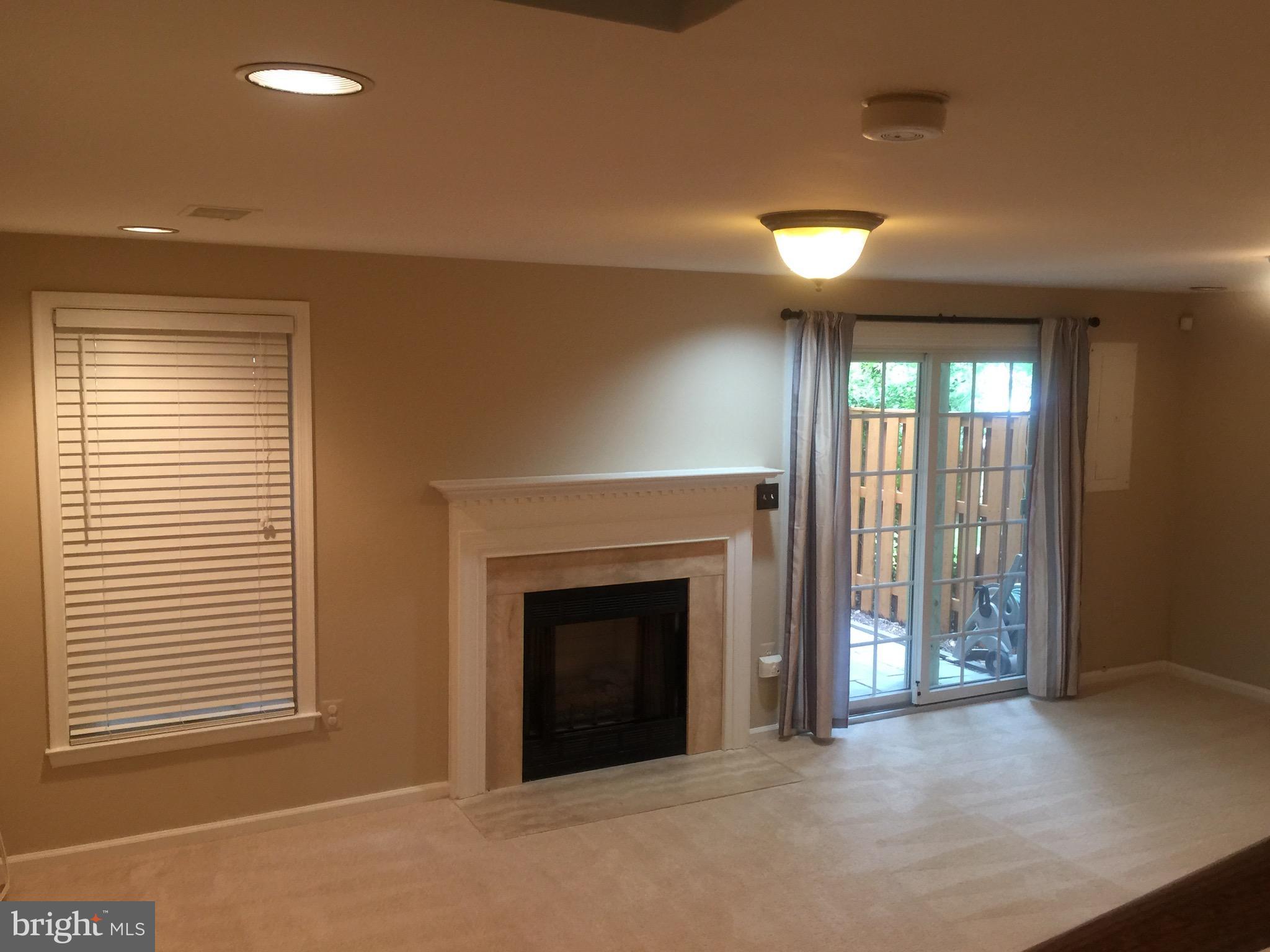 KINGSTOWNE - Residential Lease