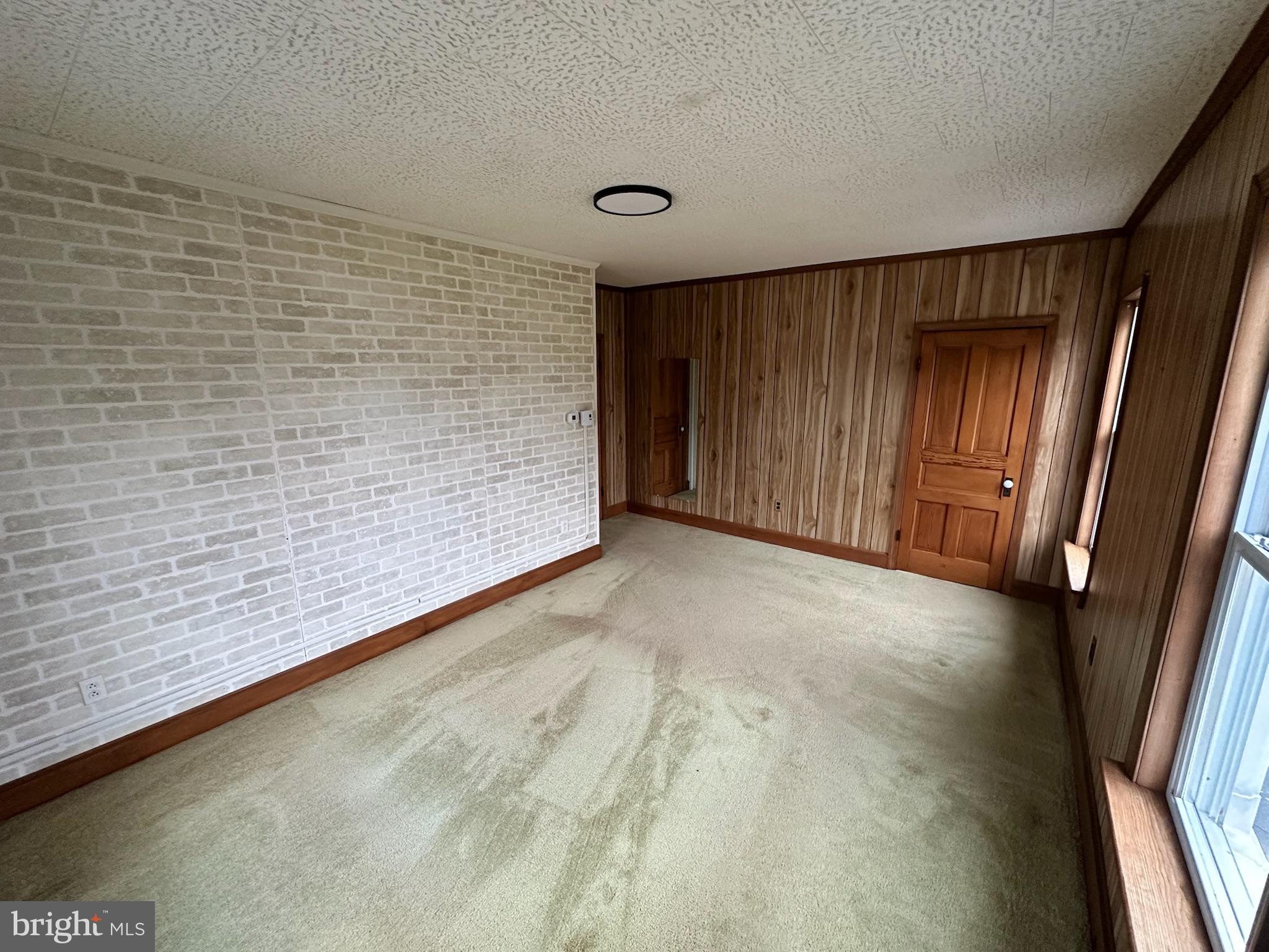 MATTINGLY AVE IND HEAD - Residential