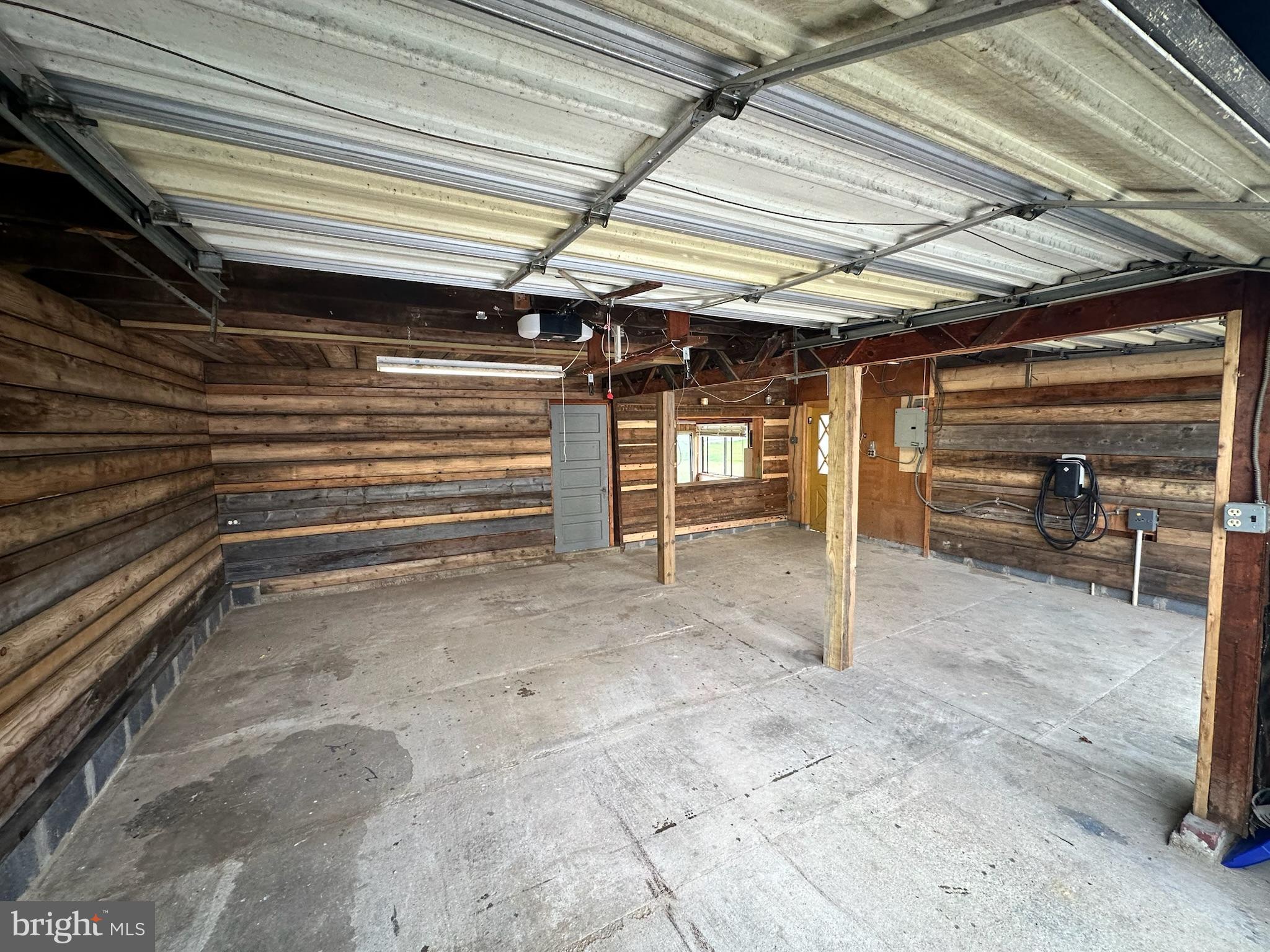 MATTINGLY AVE IND HEAD - Residential