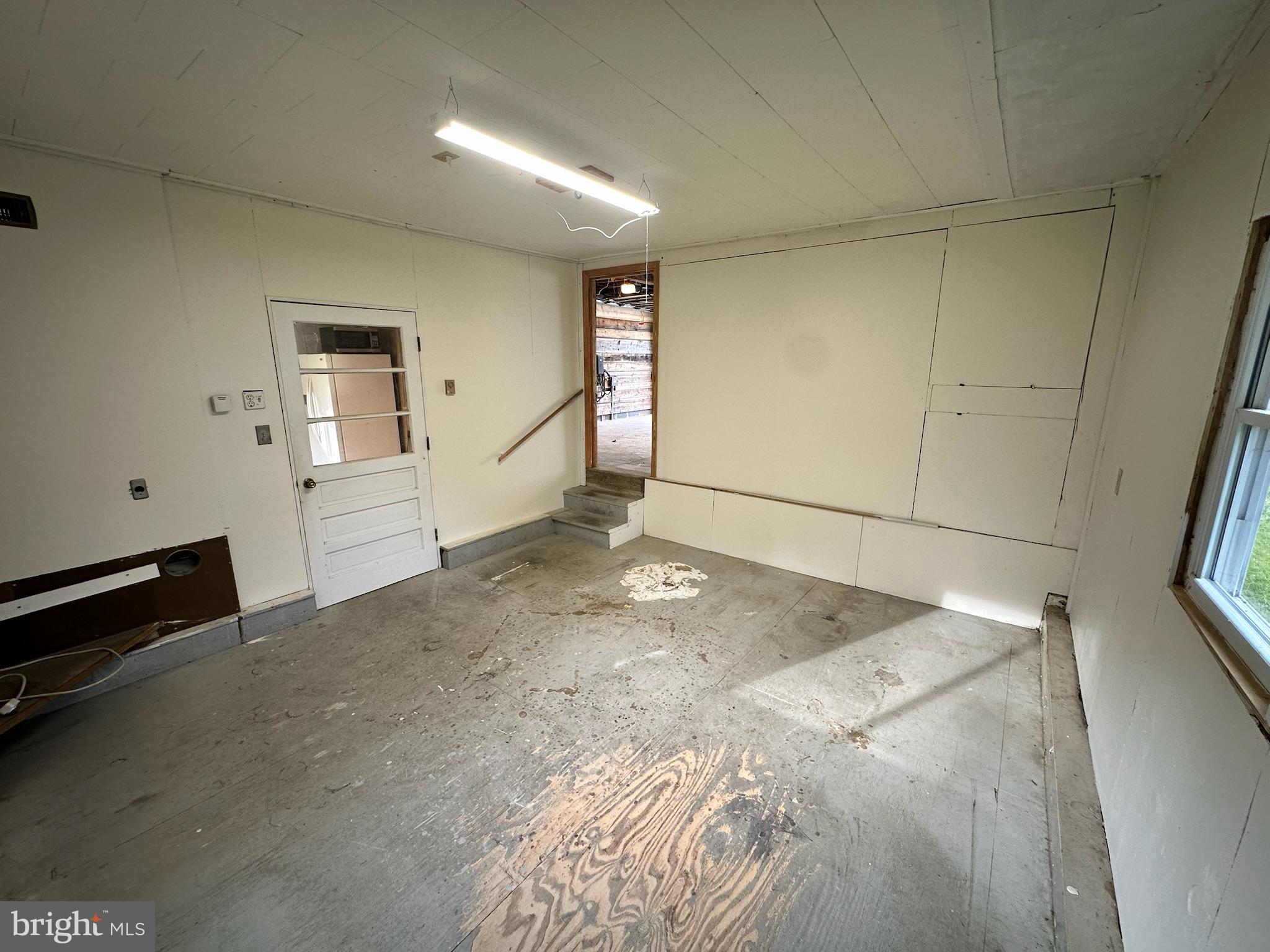 MATTINGLY AVE IND HEAD - Residential