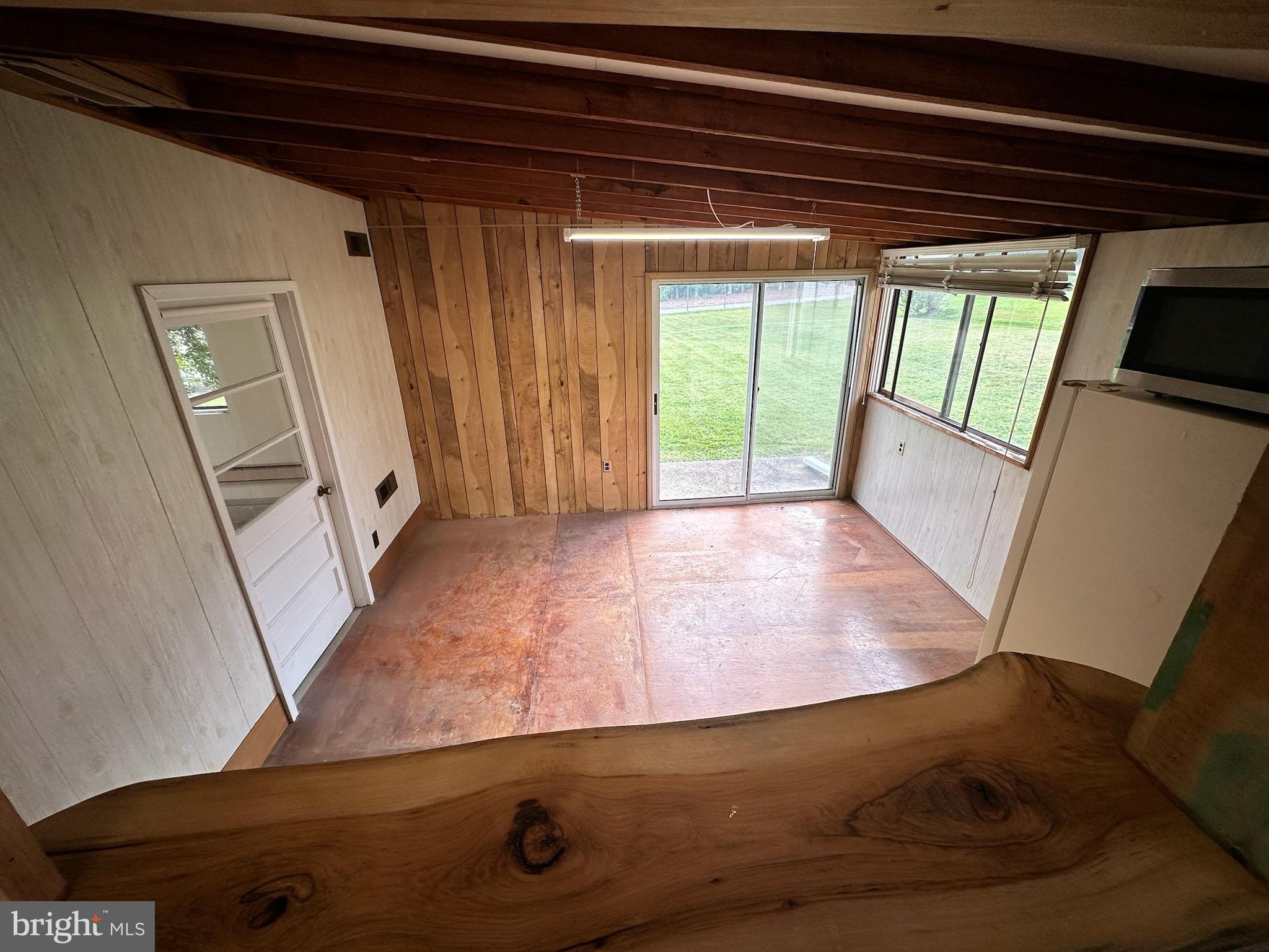 MATTINGLY AVE IND HEAD - Residential