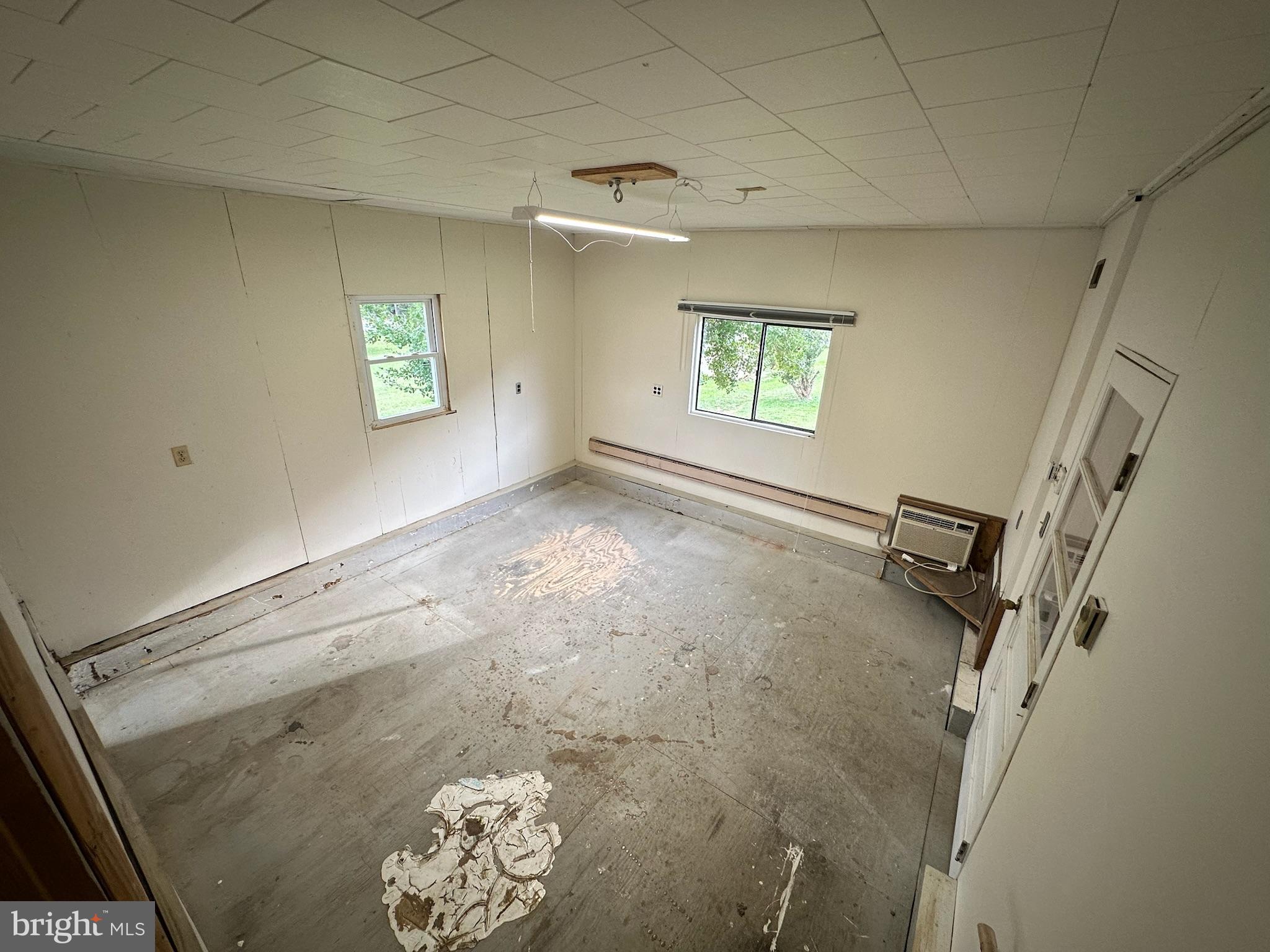 MATTINGLY AVE IND HEAD - Residential