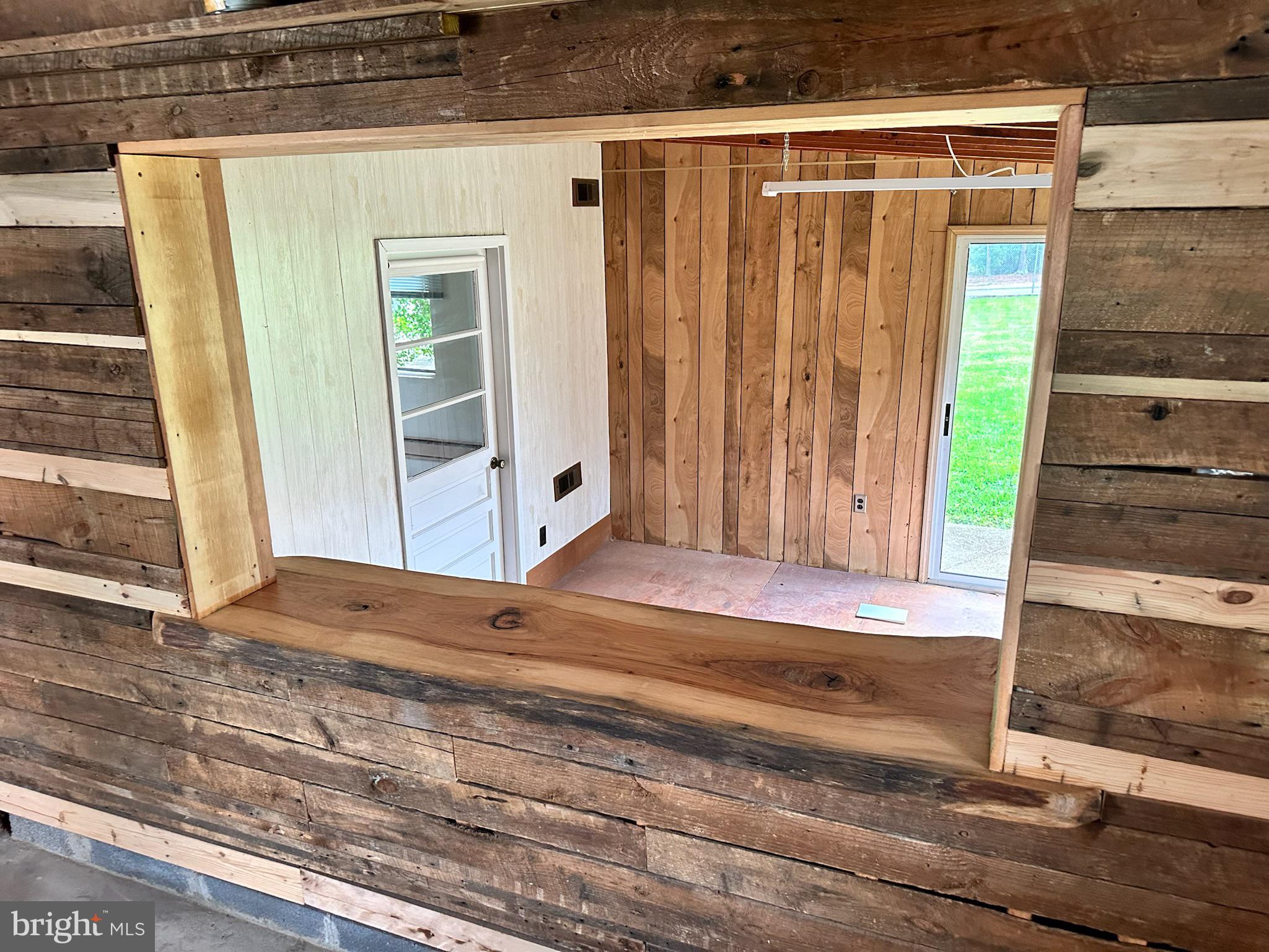 MATTINGLY AVE IND HEAD - Residential