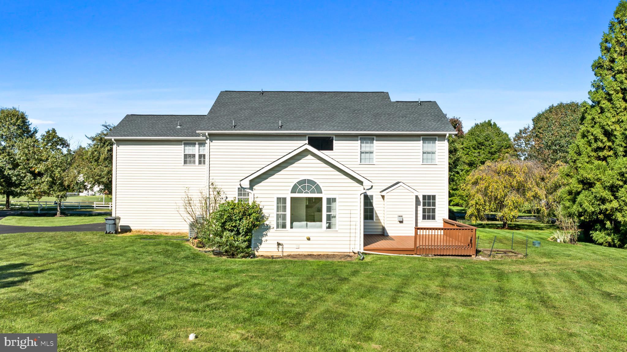 LYONS CREEK OVERLOOK - Residential