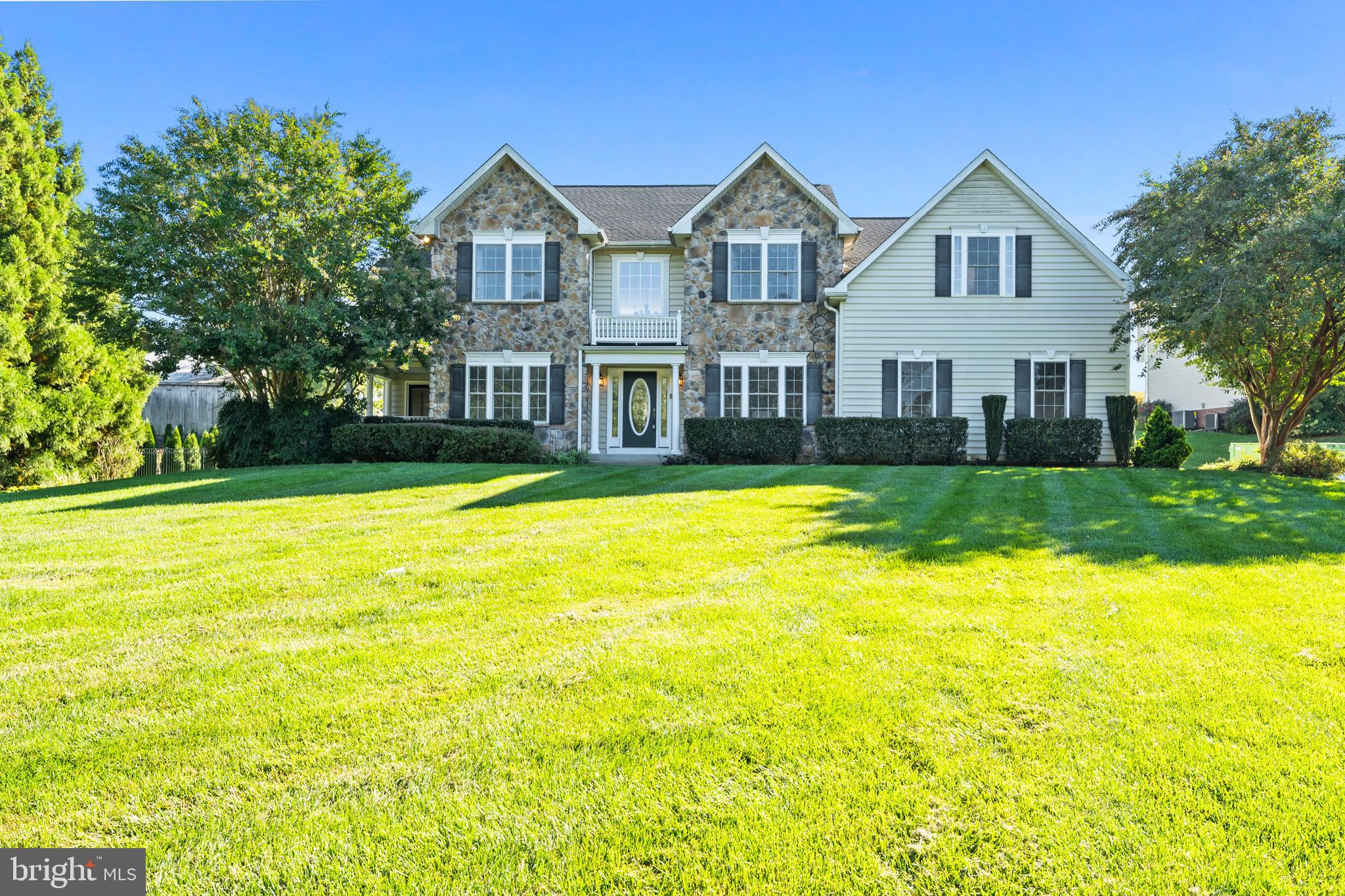 LYONS CREEK OVERLOOK - Residential