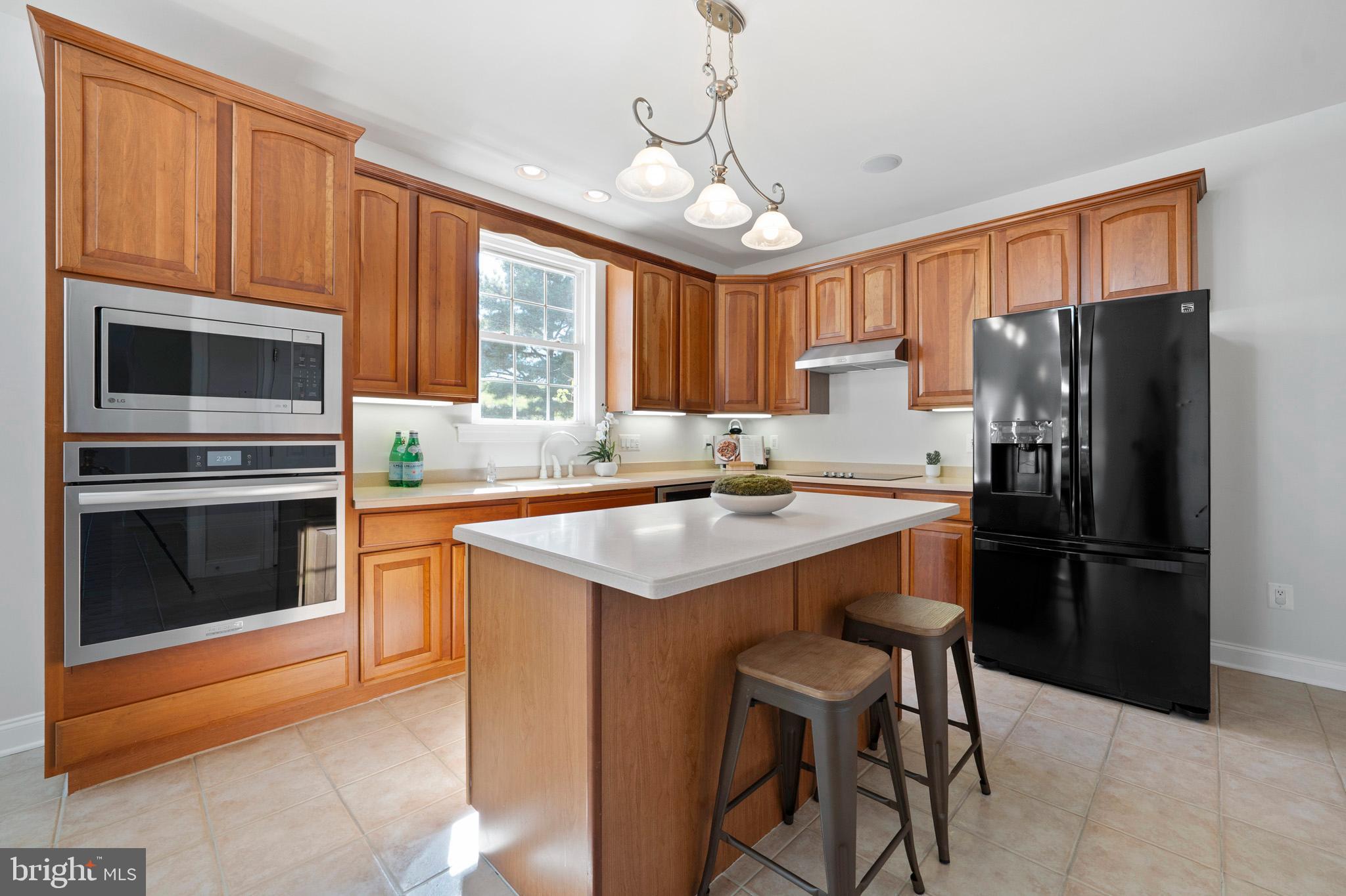 LYONS CREEK OVERLOOK - Residential