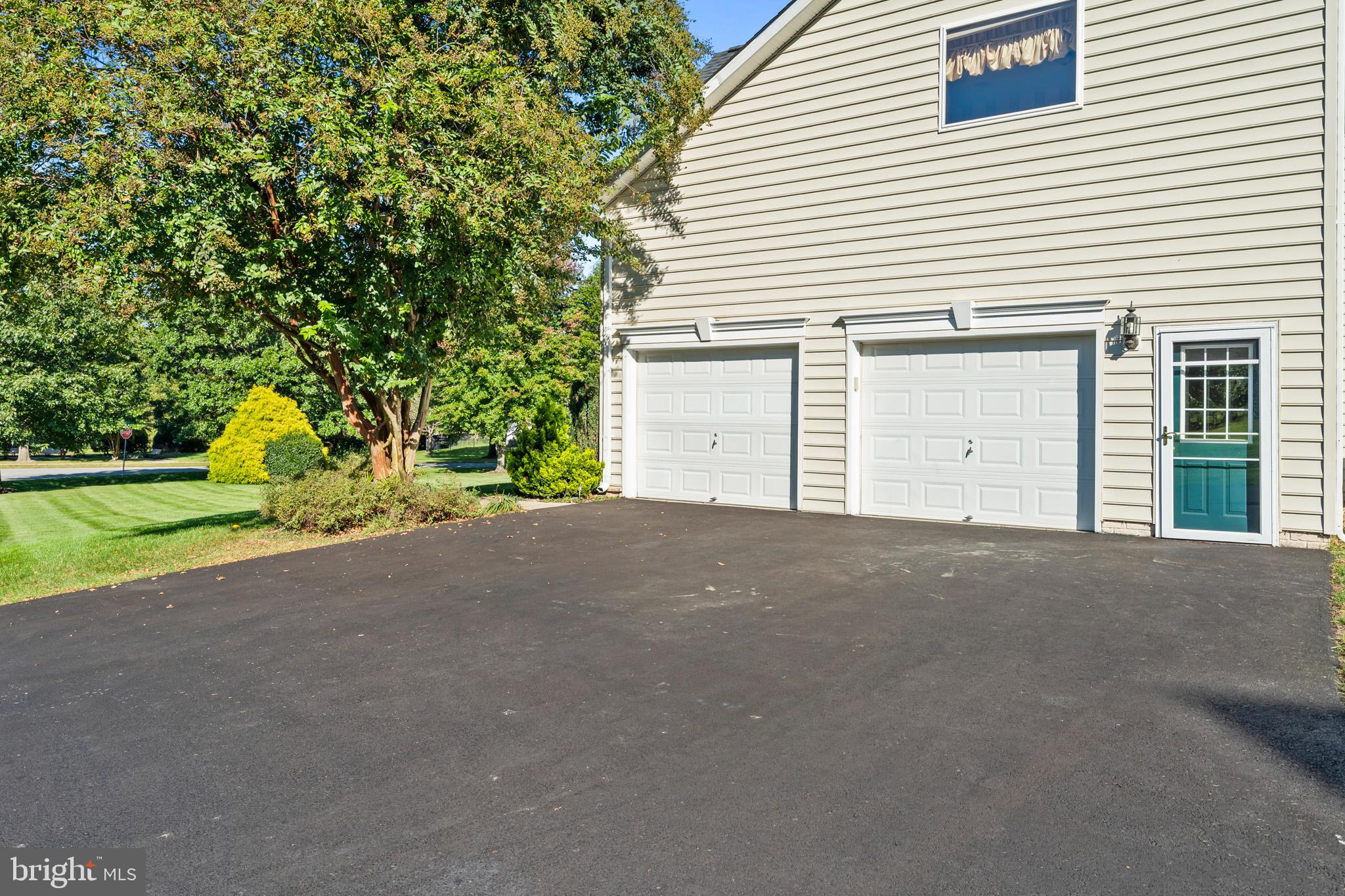 LYONS CREEK OVERLOOK - Residential