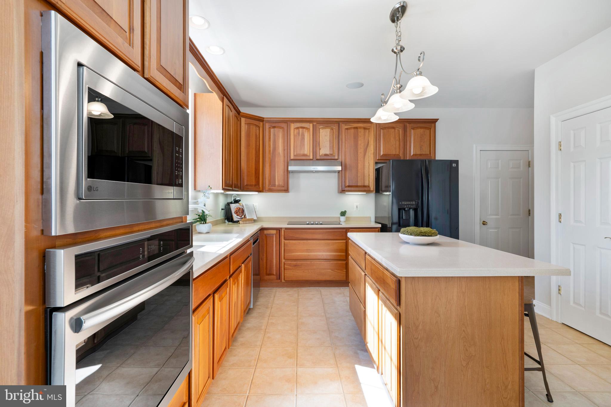 LYONS CREEK OVERLOOK - Residential