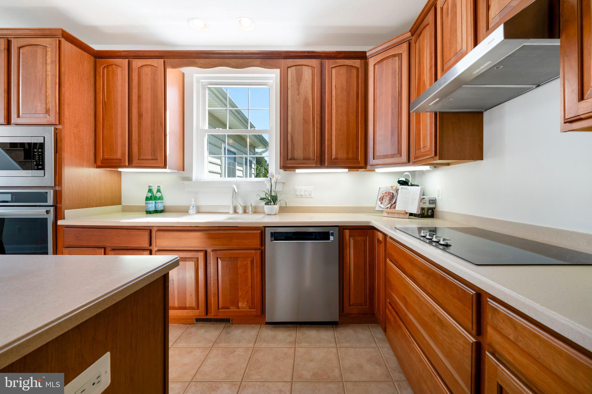 LYONS CREEK OVERLOOK - Residential