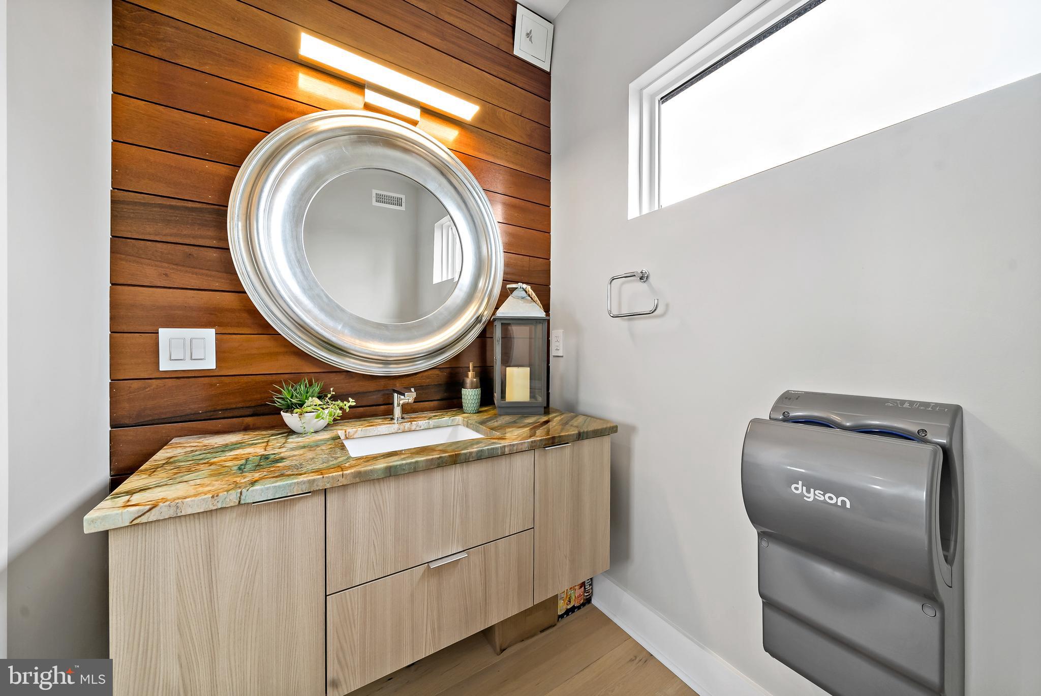 SOCIETY HILL - Residential Lease