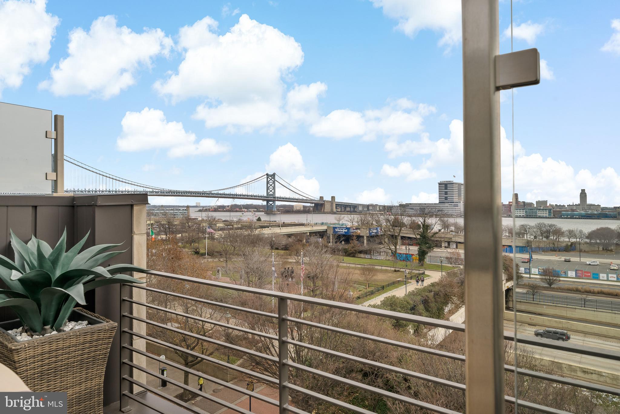 SOCIETY HILL - Residential Lease