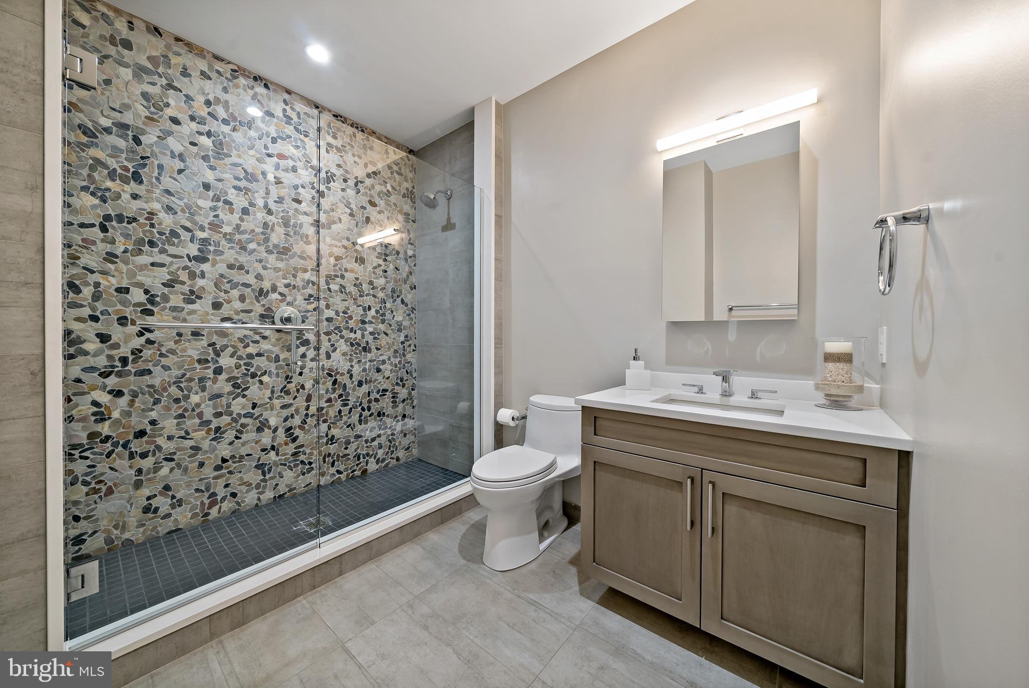 SOCIETY HILL - Residential Lease