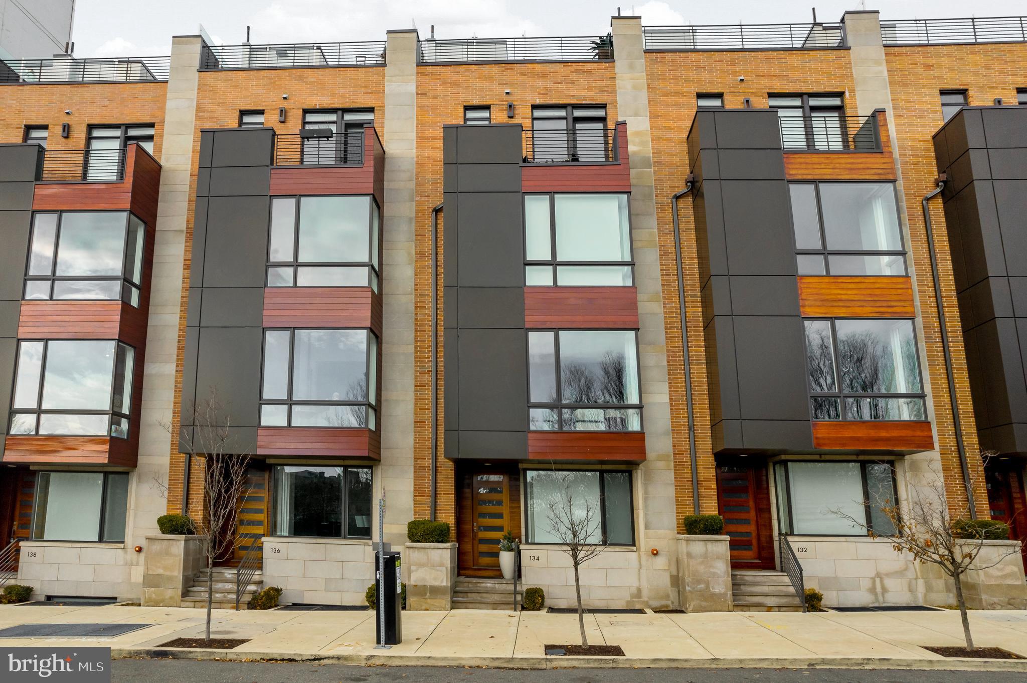 SOCIETY HILL - Residential Lease