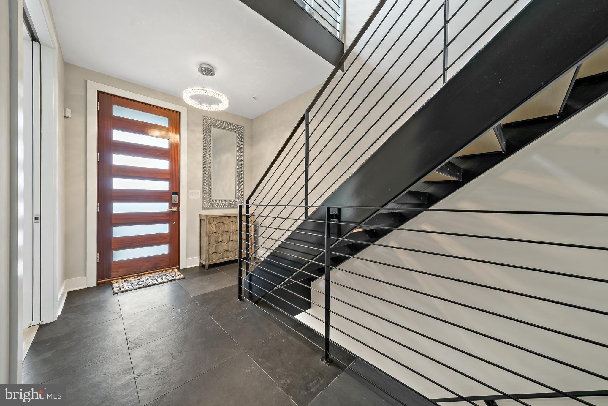 SOCIETY HILL - Residential Lease