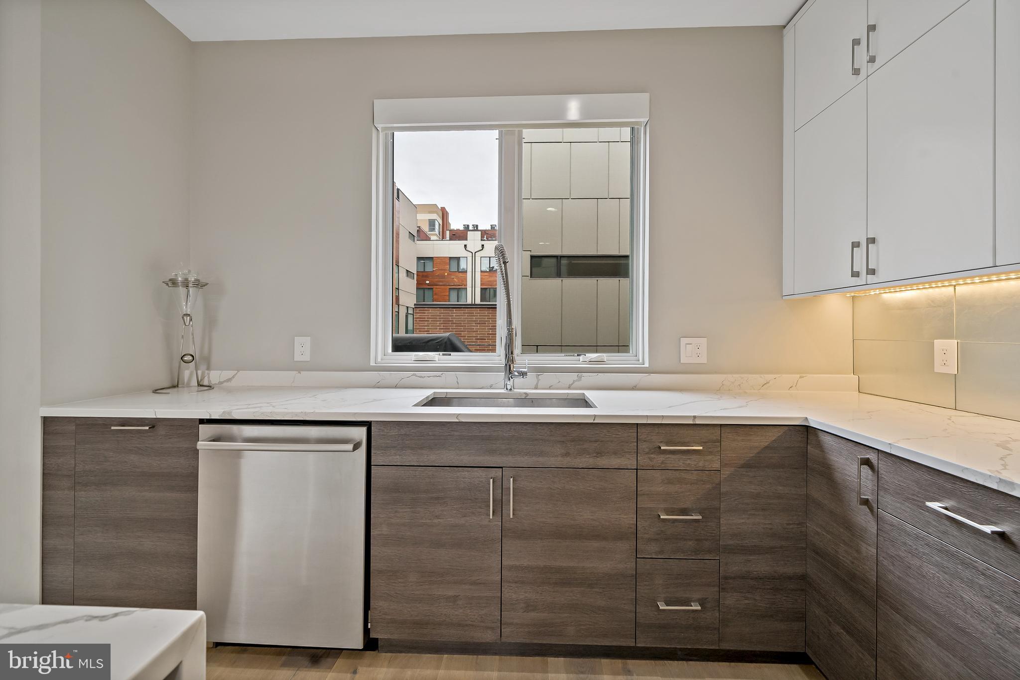 SOCIETY HILL - Residential Lease