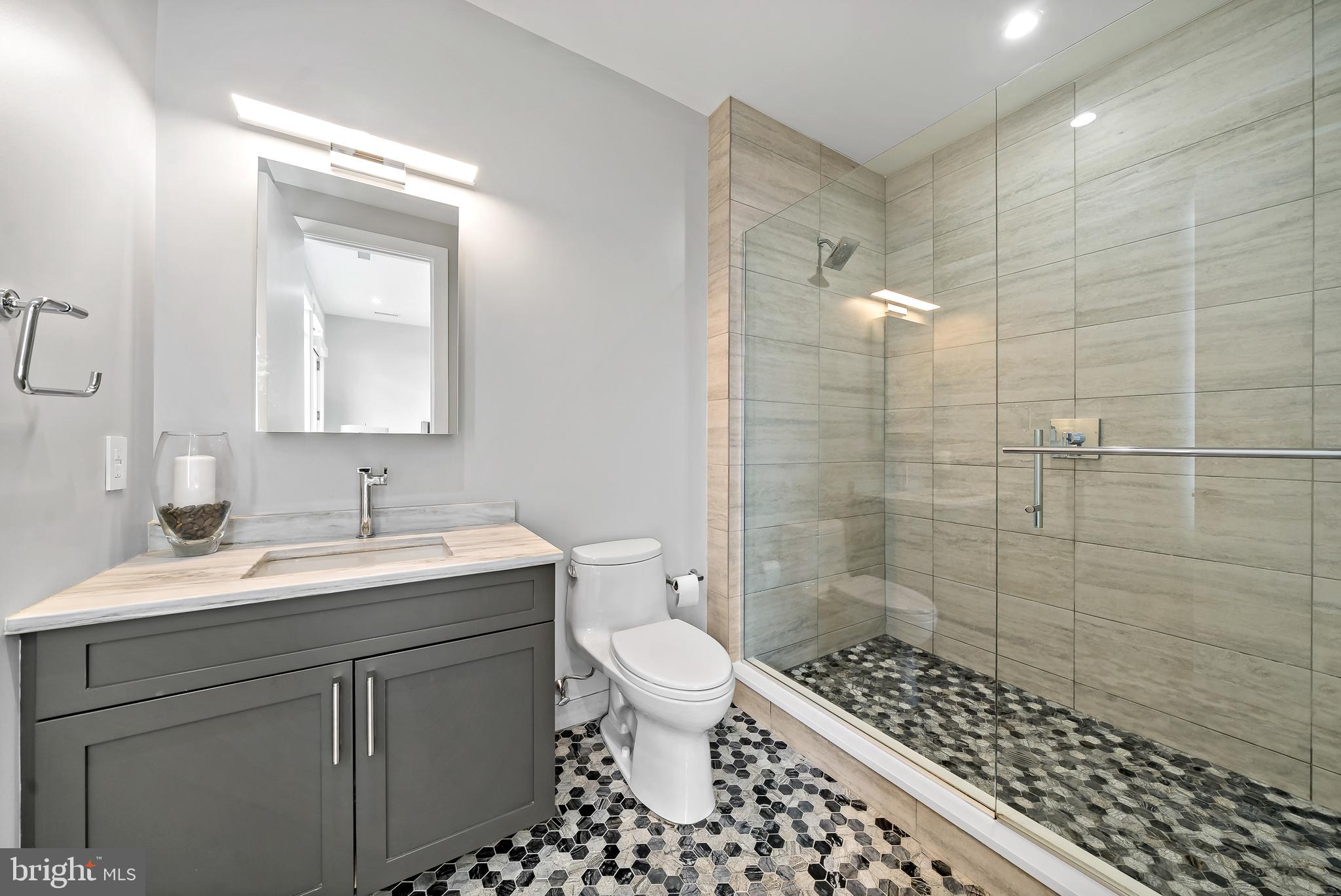 SOCIETY HILL - Residential Lease