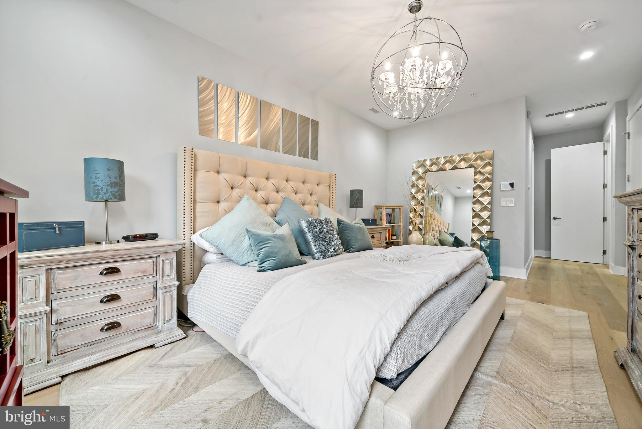 SOCIETY HILL - Residential Lease