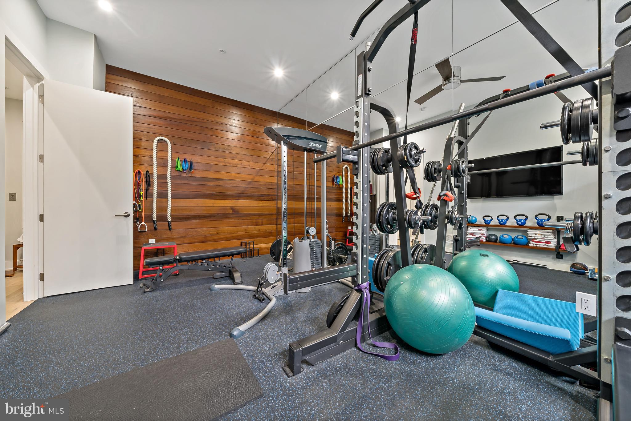 SOCIETY HILL - Residential Lease