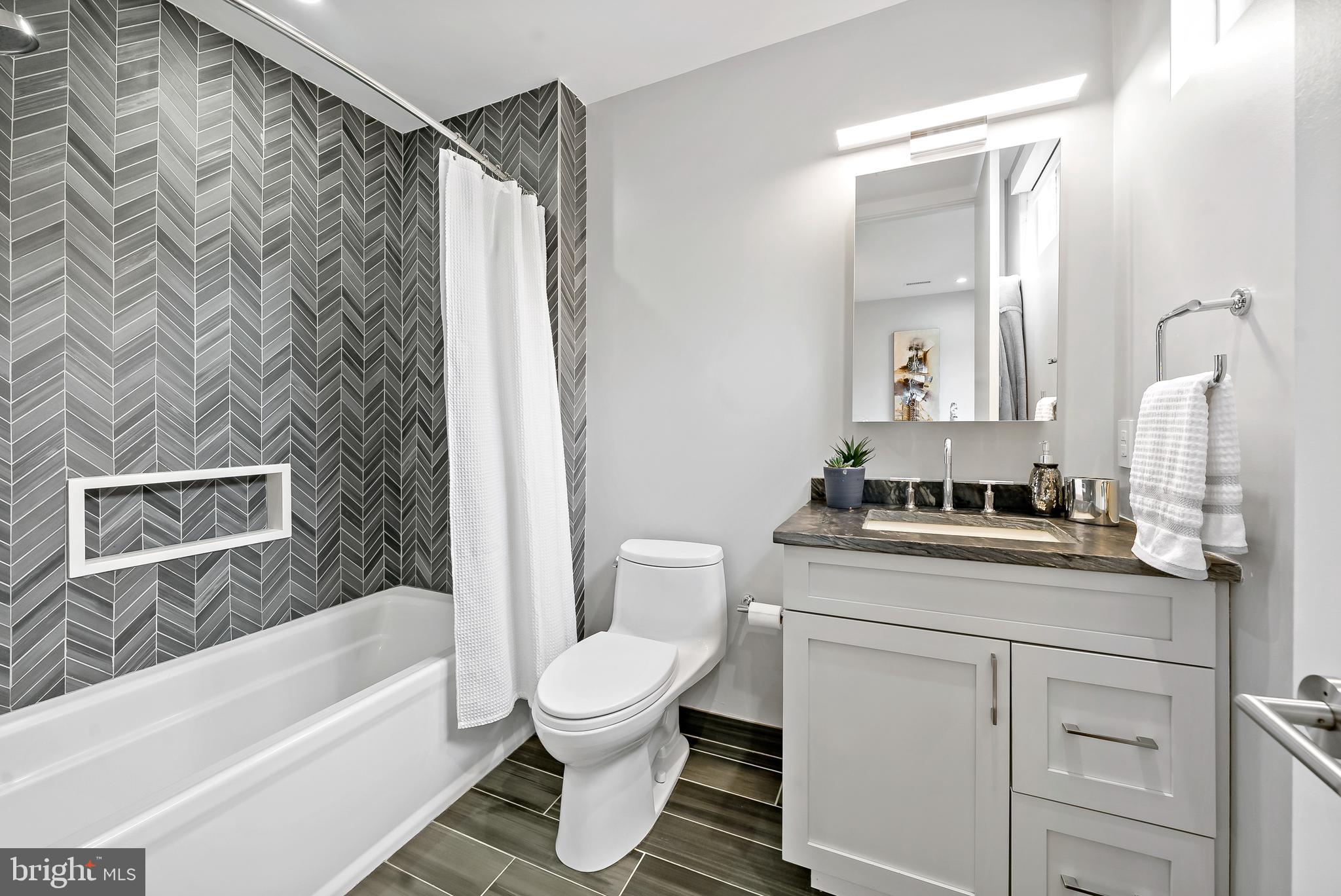 SOCIETY HILL - Residential Lease