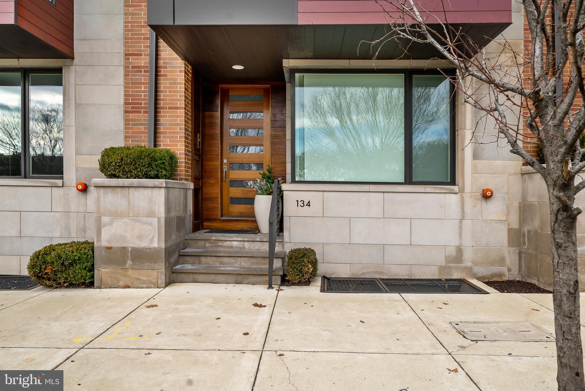 SOCIETY HILL - Residential Lease