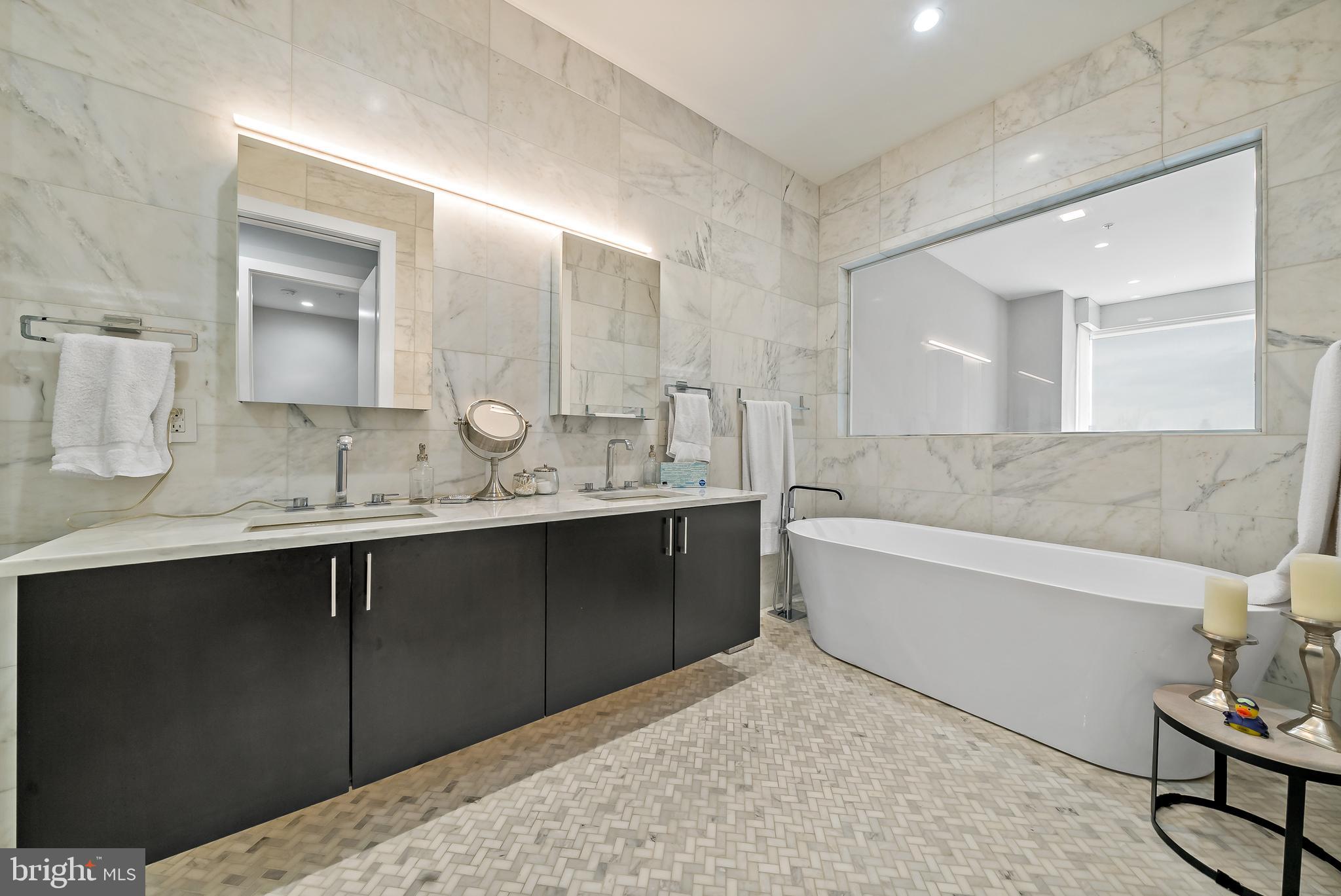 SOCIETY HILL - Residential Lease