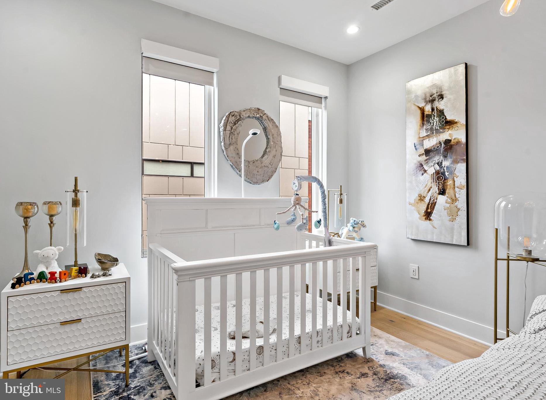 SOCIETY HILL - Residential Lease