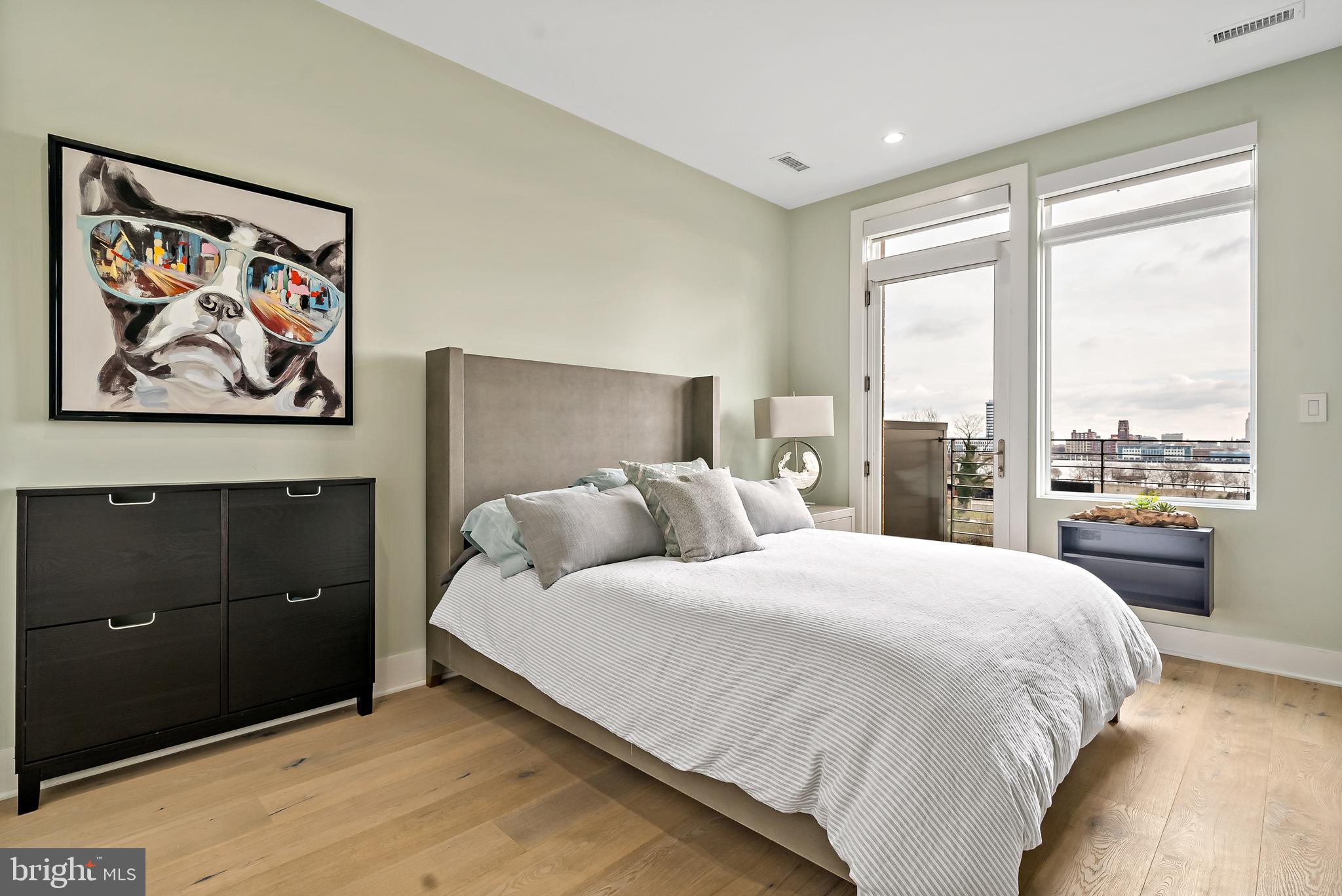 SOCIETY HILL - Residential Lease