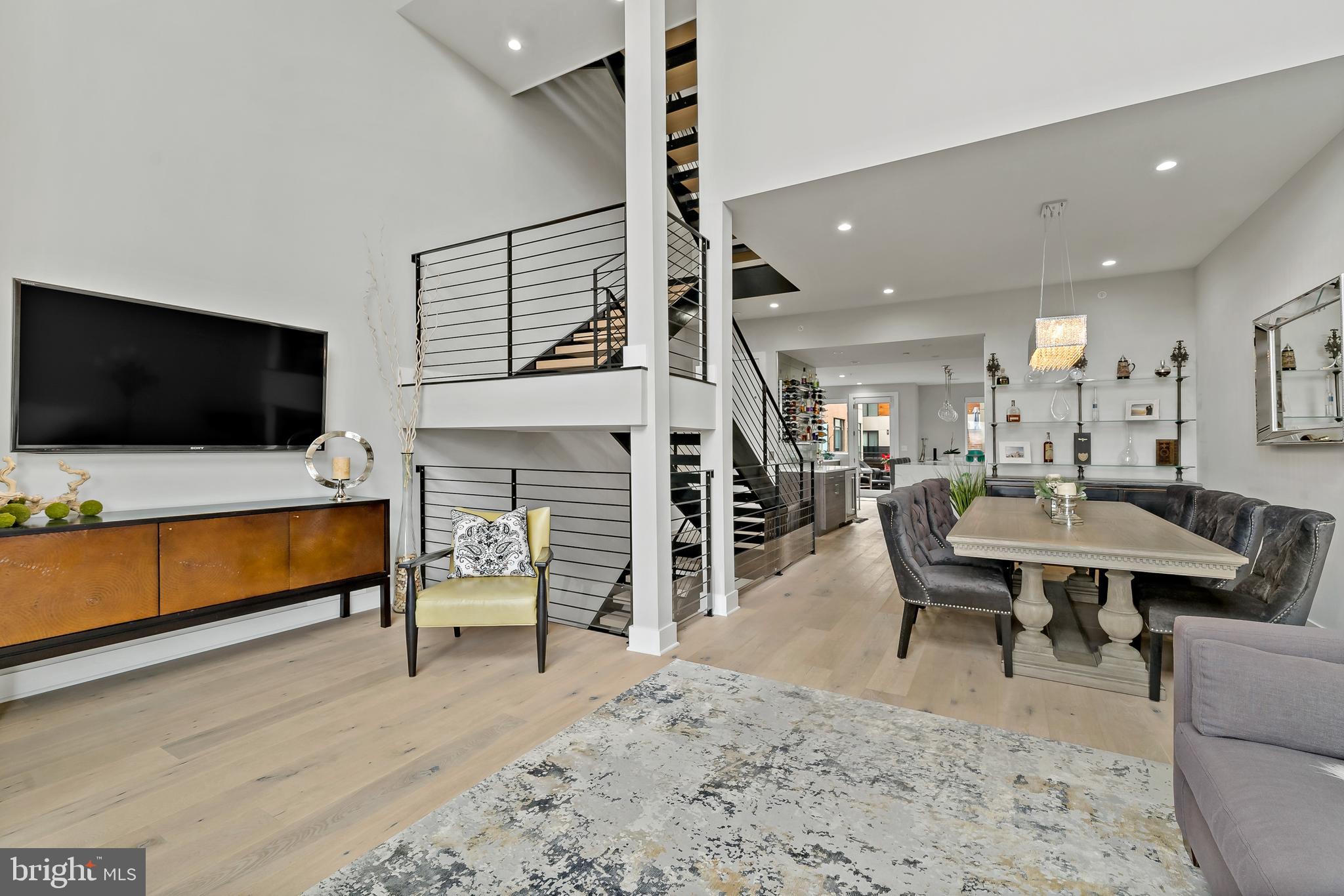 SOCIETY HILL - Residential Lease