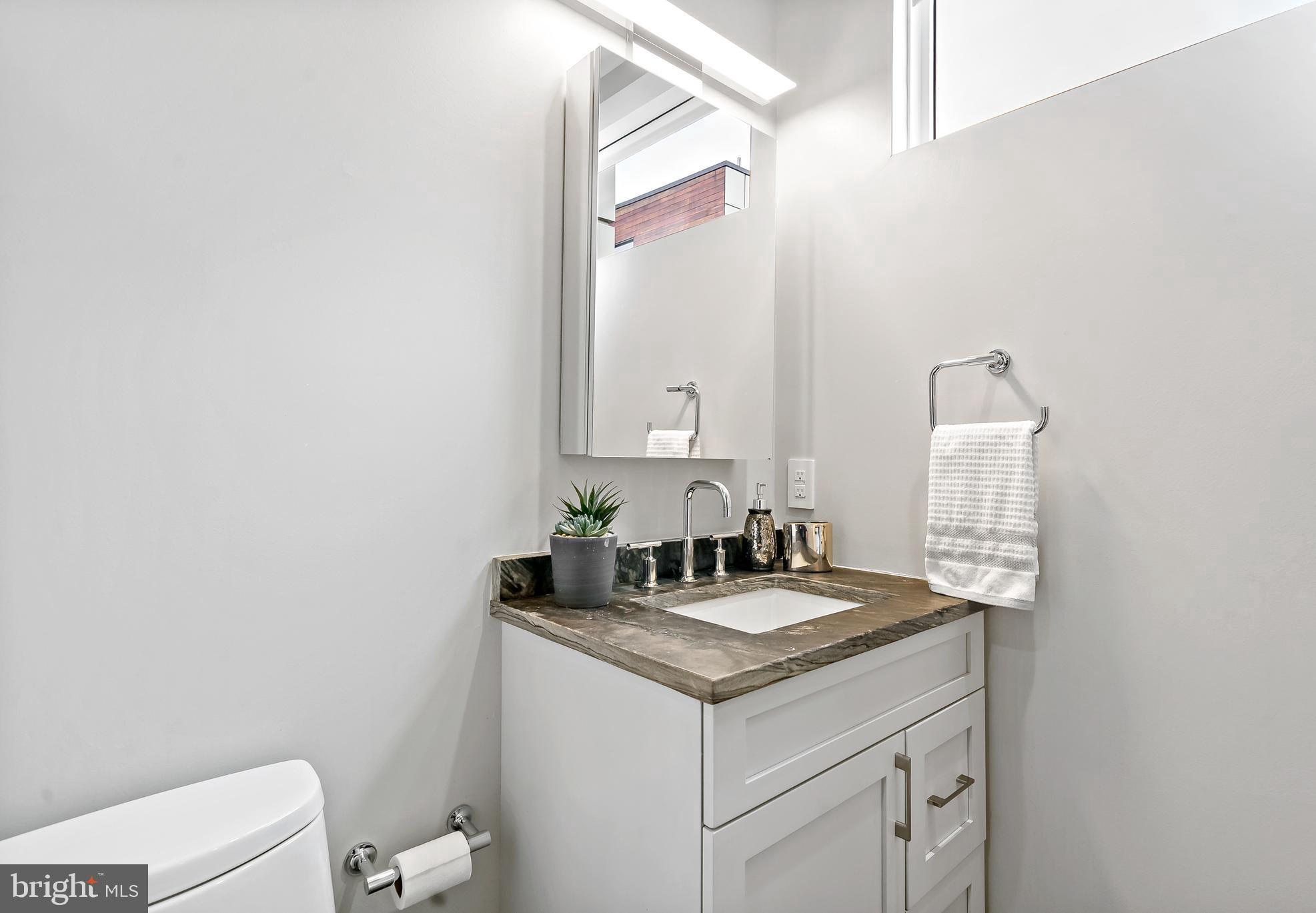 SOCIETY HILL - Residential Lease