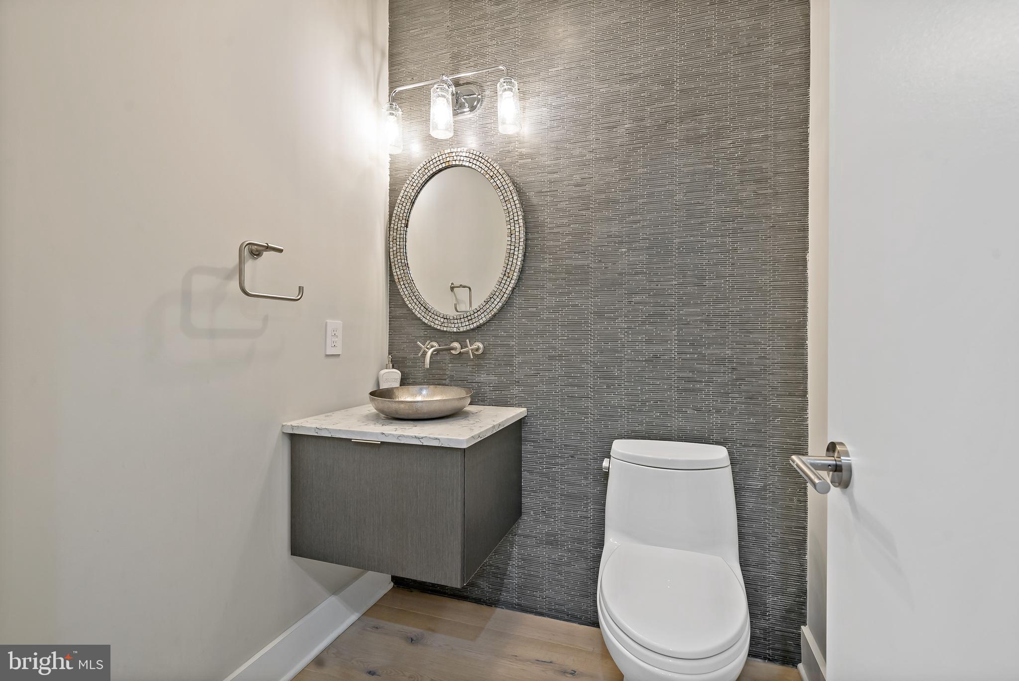 SOCIETY HILL - Residential Lease