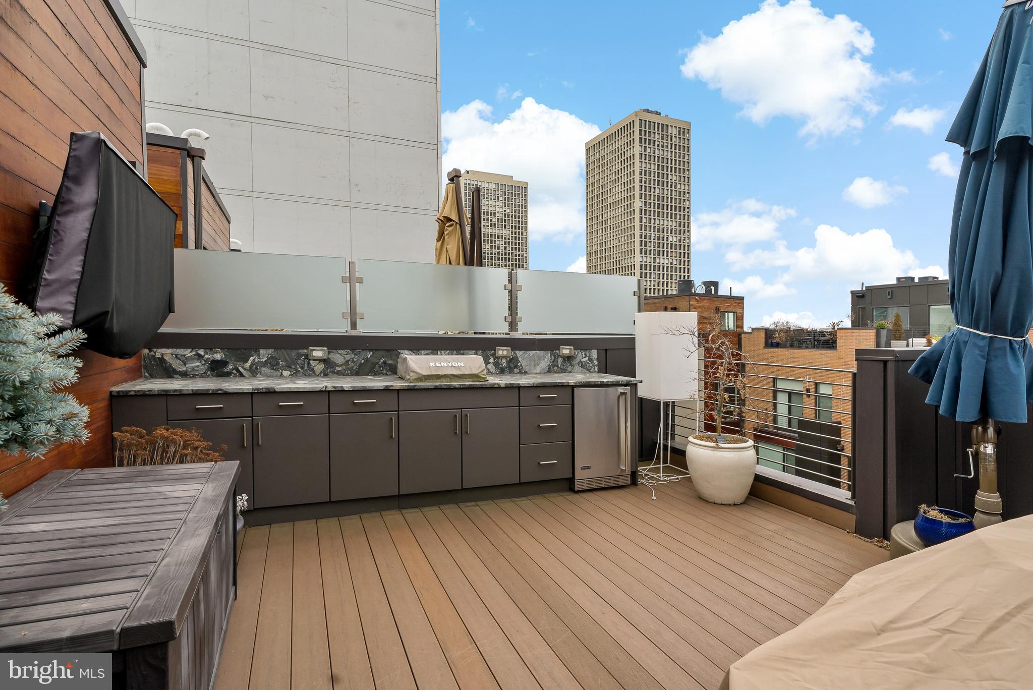 SOCIETY HILL - Residential Lease