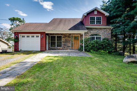 Homes For Sale - 220 California Avenue<br/> SHENANDOAH, PA 17976