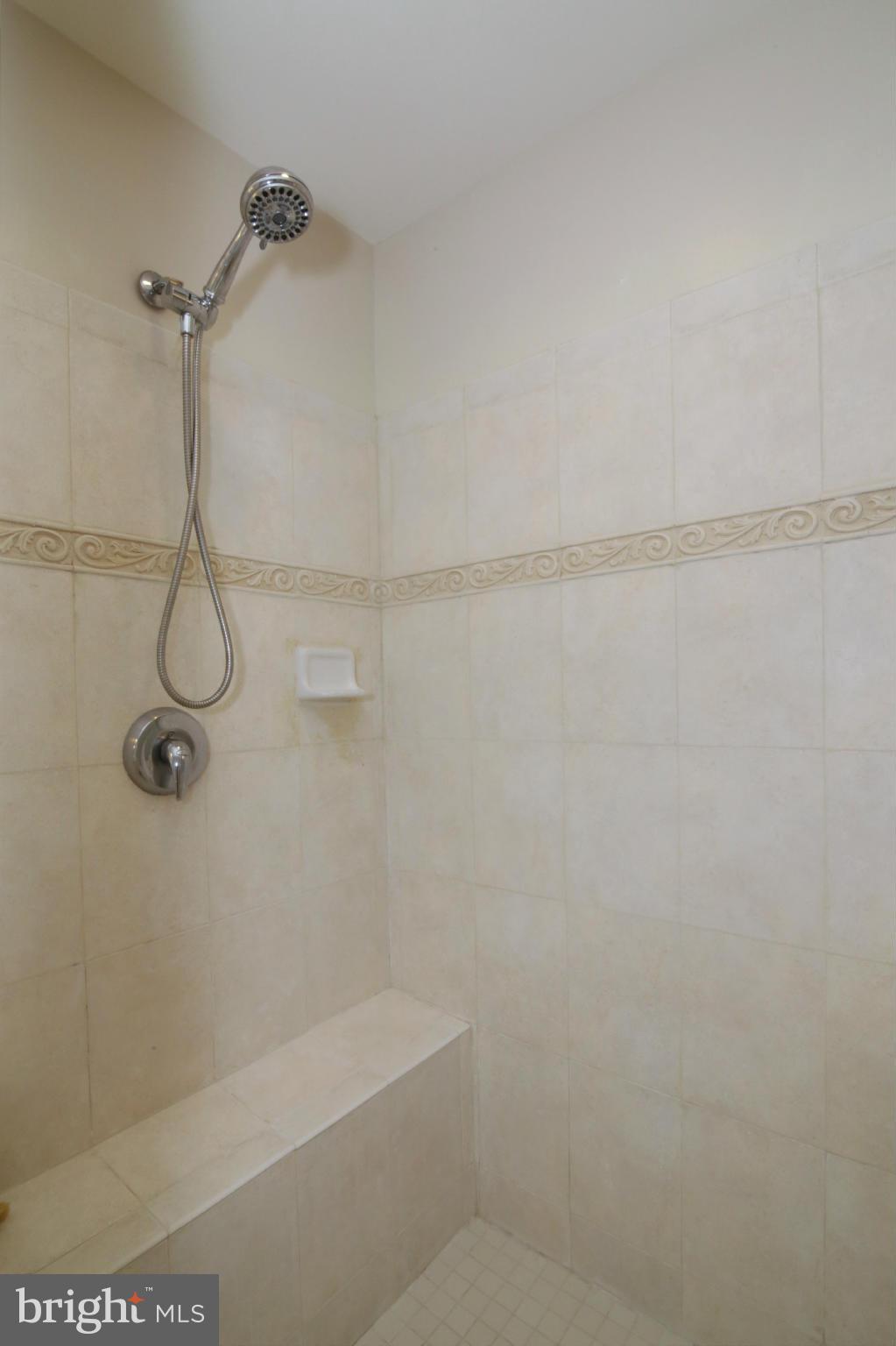 BELMONT BAY - Residential Lease