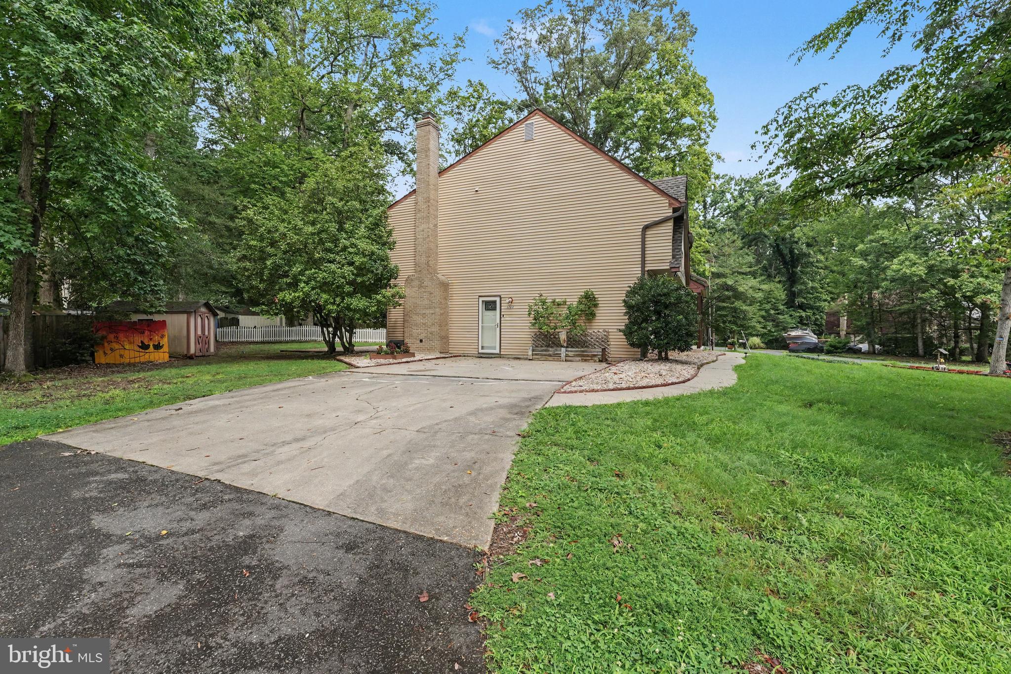 1228 AQUIA DRIVE