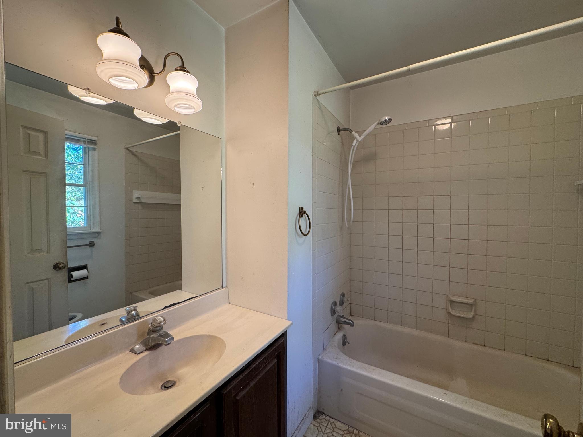 COLT HILLS - Residential