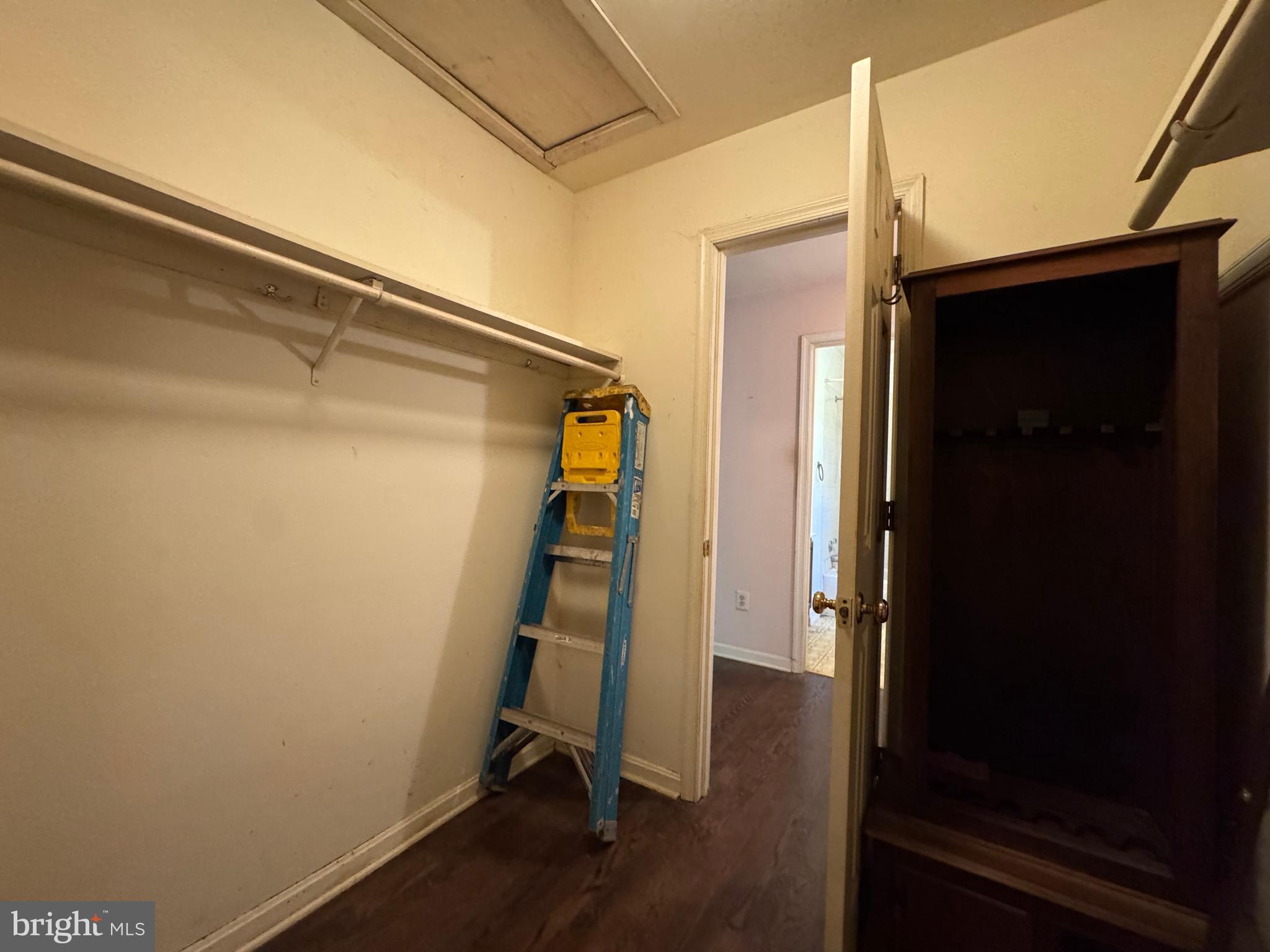 COLT HILLS - Residential