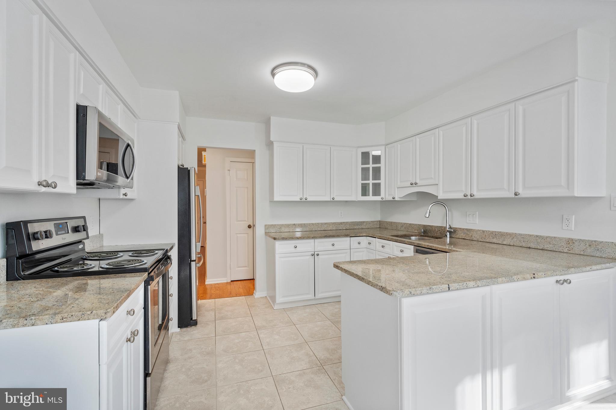 VIENNA OAKS - Residential